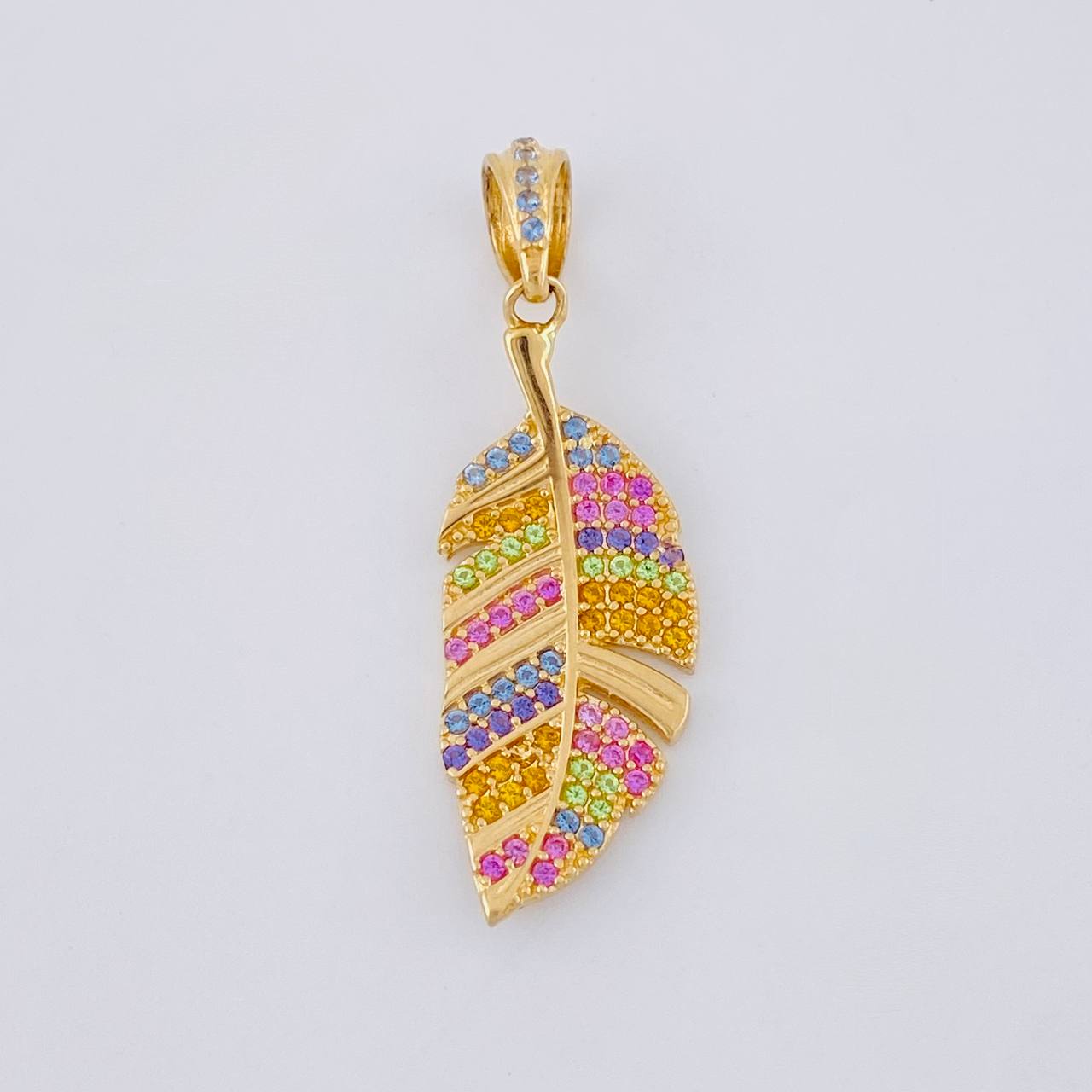 Multicolor Feather Pendant 2.15 g / 1 1/2 in 18K Yellow Gold