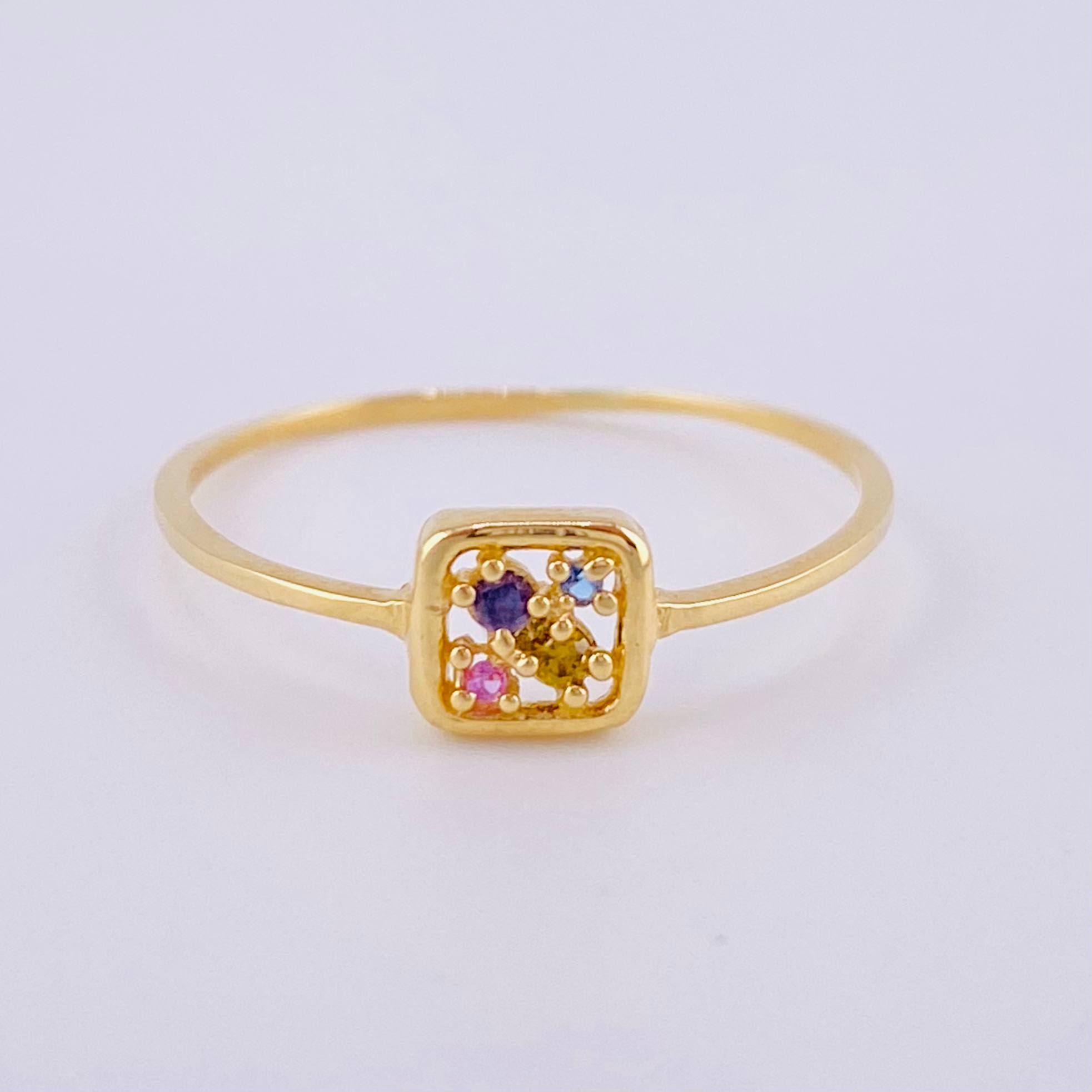 Triqui Square Ring 0.95 g / T8 18K Yellow Gold