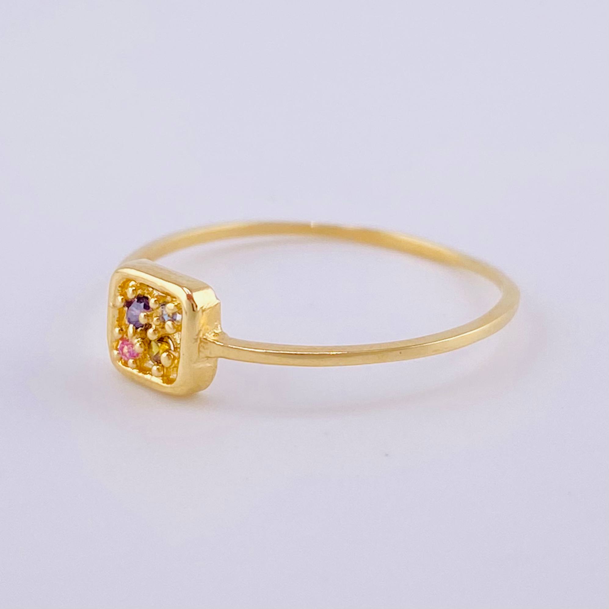 Triqui Square Ring 0.95 g / T8 18K Yellow Gold