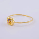 Triqui Square Ring 0.95 g / T8 18K Yellow Gold