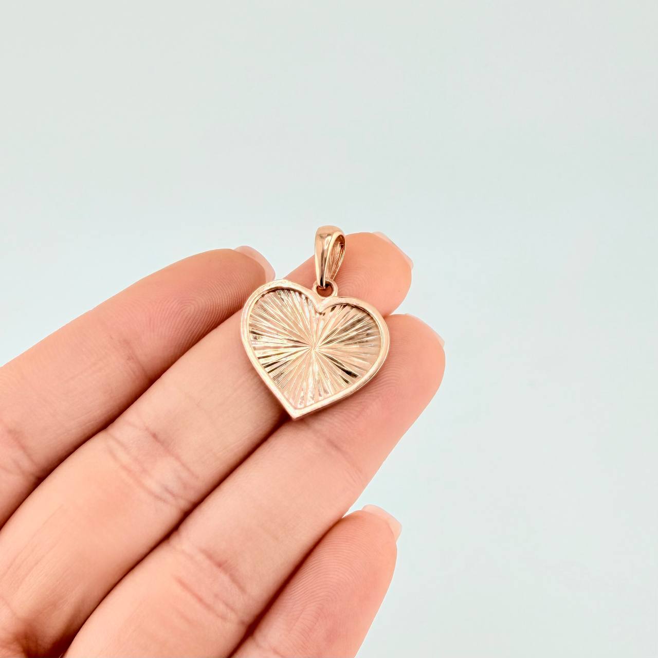 Dije Corazón Interior Diamantado 2.4 g / 1 in Oro Rosa 18K