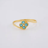 Anillo Trebol Linea Invertida 1.2 g / T6 1/2 Oro Amarillo 18K