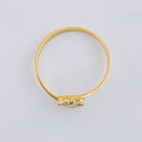 Anillo Trebol Linea Invertida 1.2 g / T6 1/2 Oro Amarillo 18K