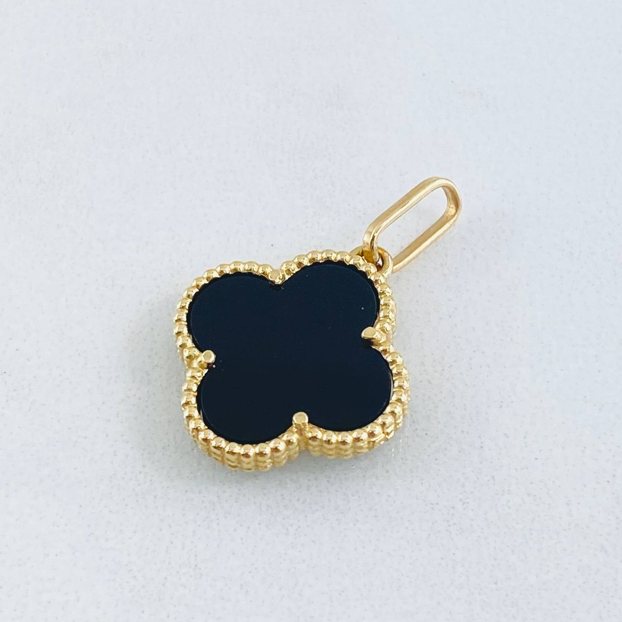 Dije Trébol Negro 1.7gr / 2.2cm / Oro Amarillo Nac.Esp. 18K