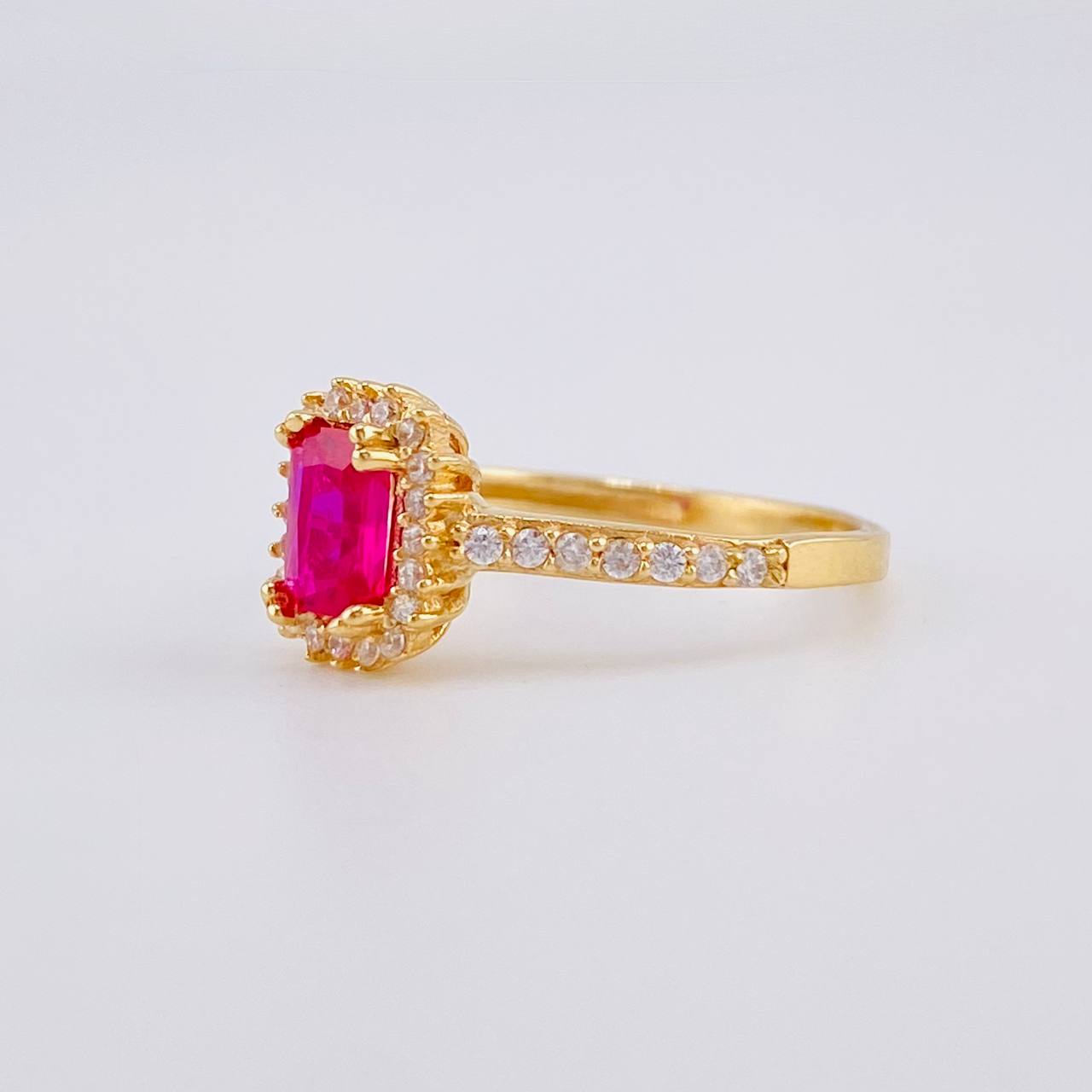 Anillo Halo Tupido 2.6g / T6 3/4 Oro Amarillo 18K