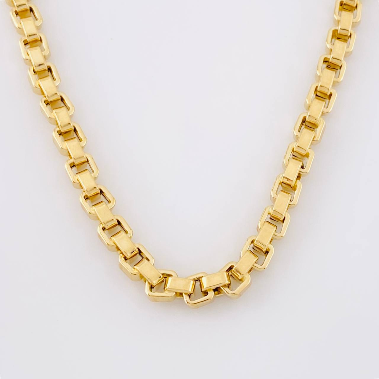 Cadena Veneciana Cuadrada 17.15g / 24 in / 4.5mm Oro Amarillo 18K