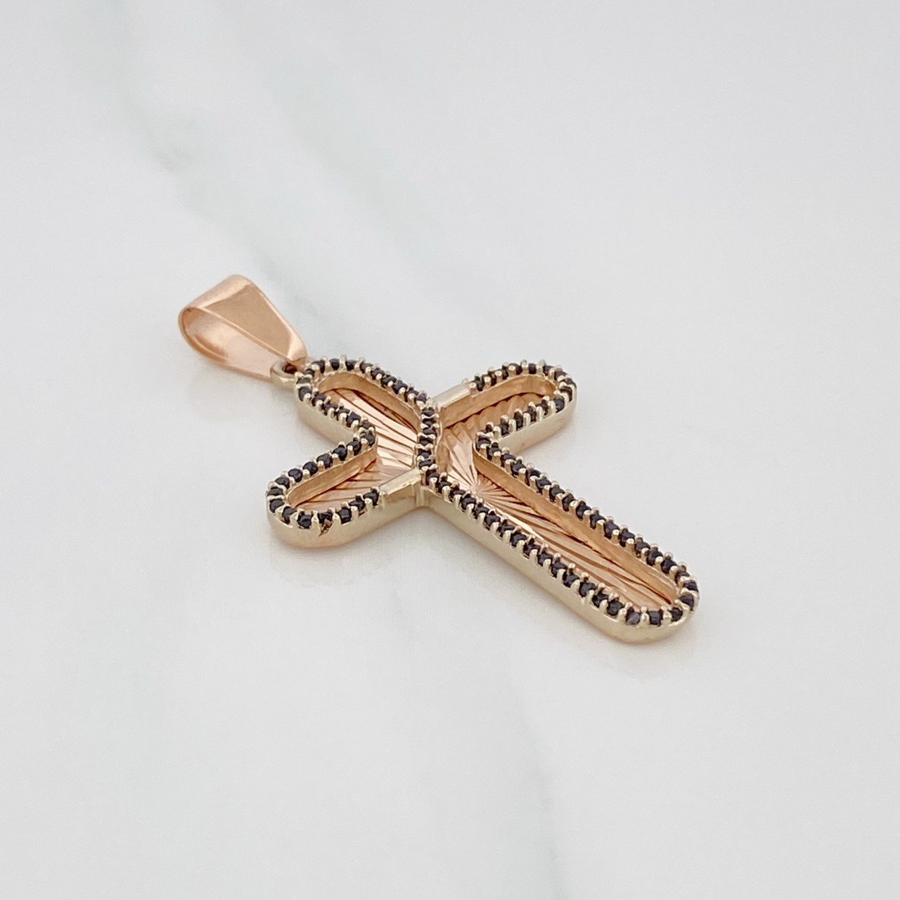Dije Cruz 4.95g / 1 3/4 in Oro Rosa 18K