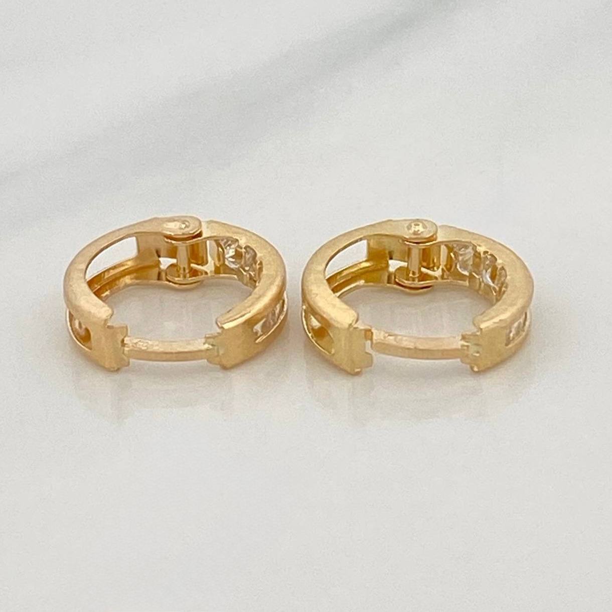 Candongas Carril 1.15g / 1/2 in Oro Amarillo 18K