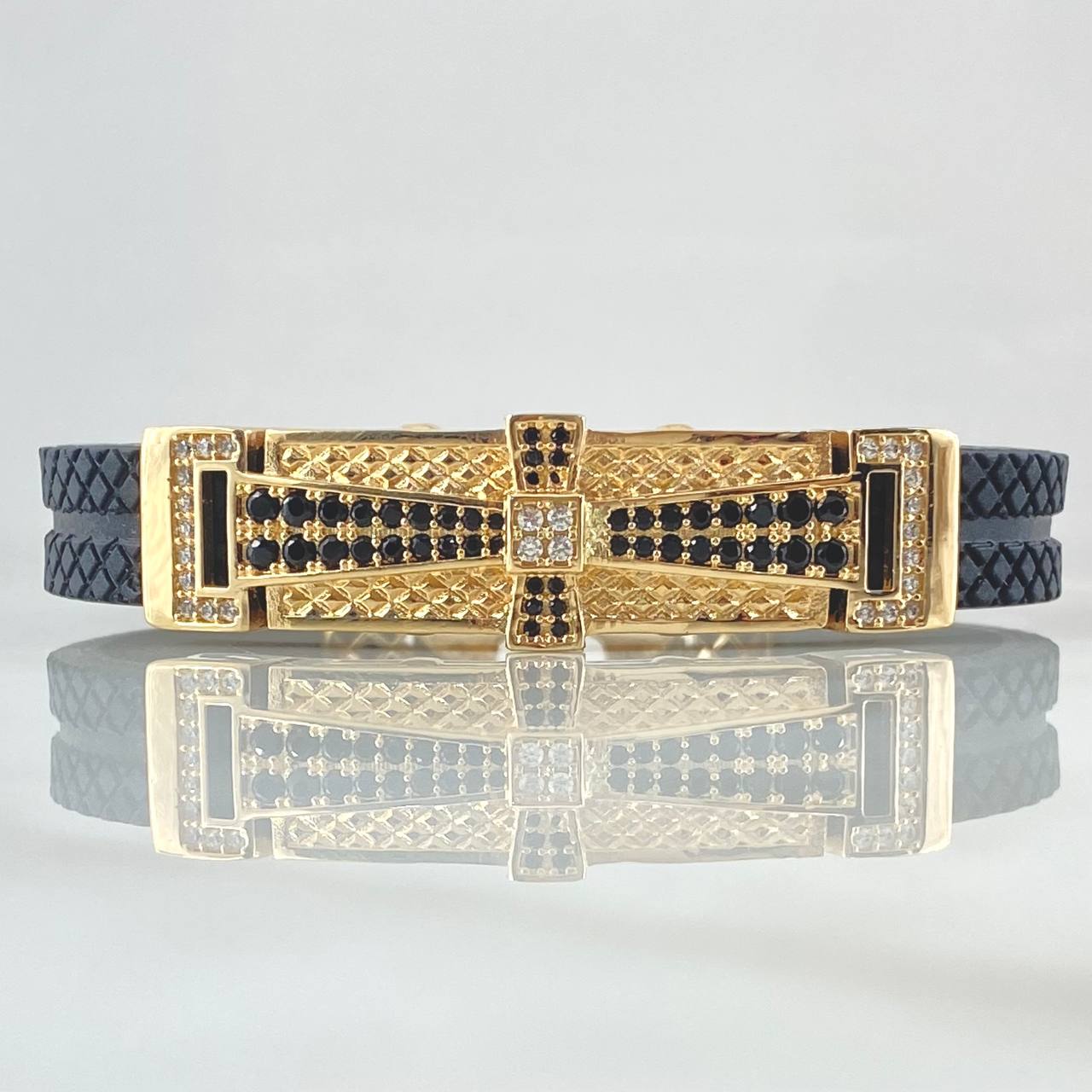 Pulso Cruz Marco Barroco 21.9gr / 20cm / Correa Caucho Cricones Negros Blancos Oro Amarillo 18K ©