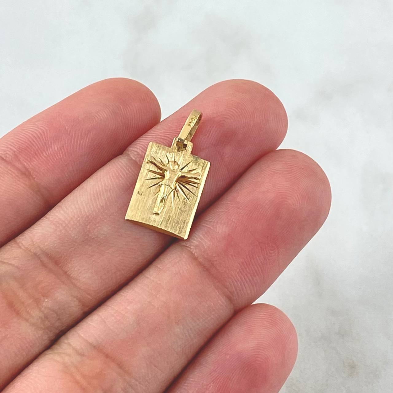 Pendant Plate Christ 1.1gr / 2cm / 18K Gold