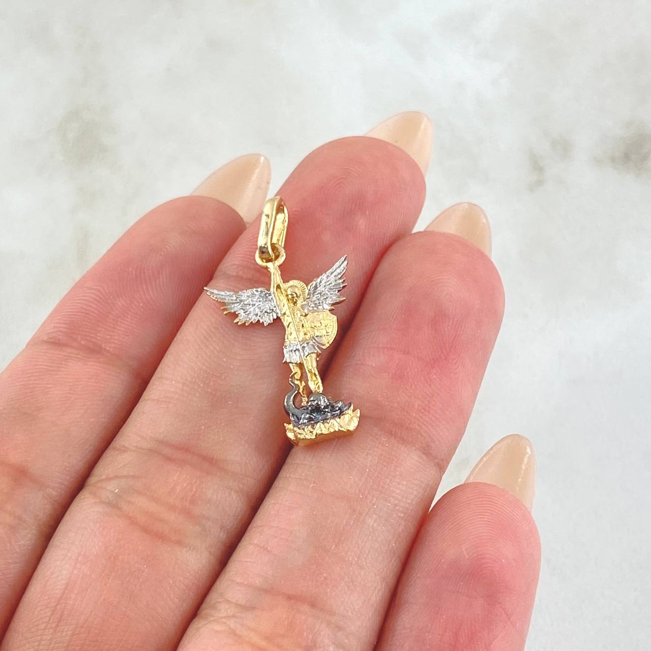 San Miguel Archangel Pendant 1.65gr / 2.8cm / 18K Gold