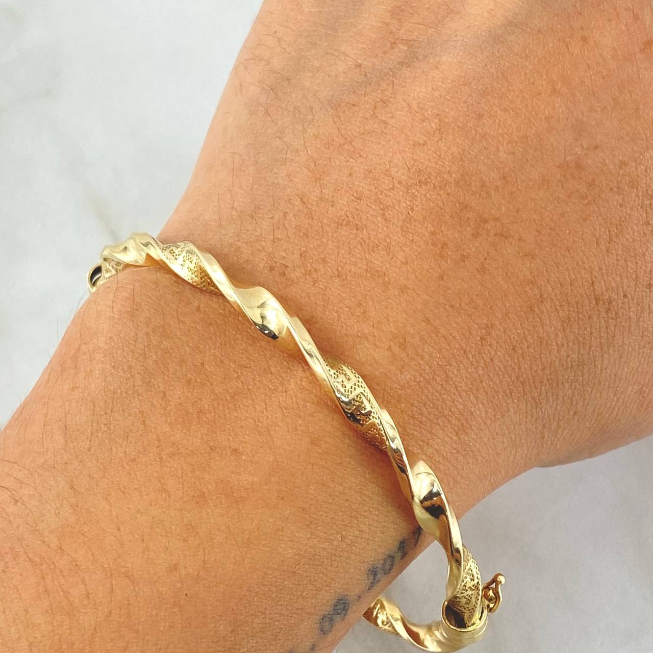 Bracelet Twisted Hoop 6.75gr / 20cm / +4 18K Gold *