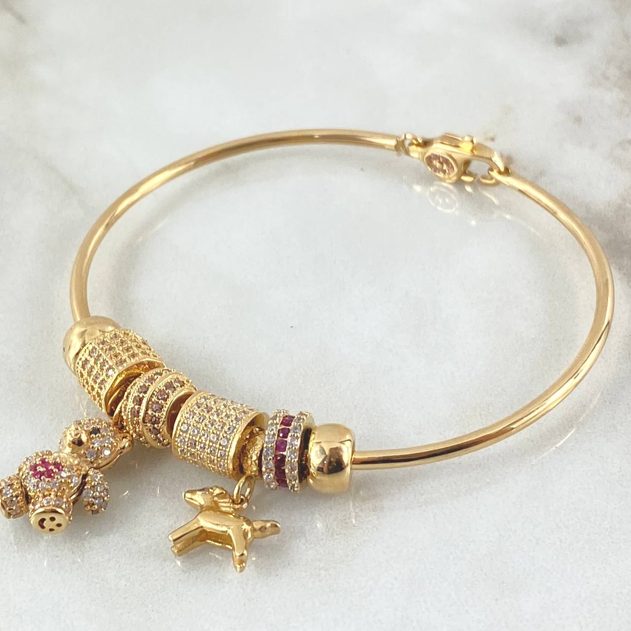Bracelet Hoop Pendants 16.4gr / 17cm / 18K Gold *