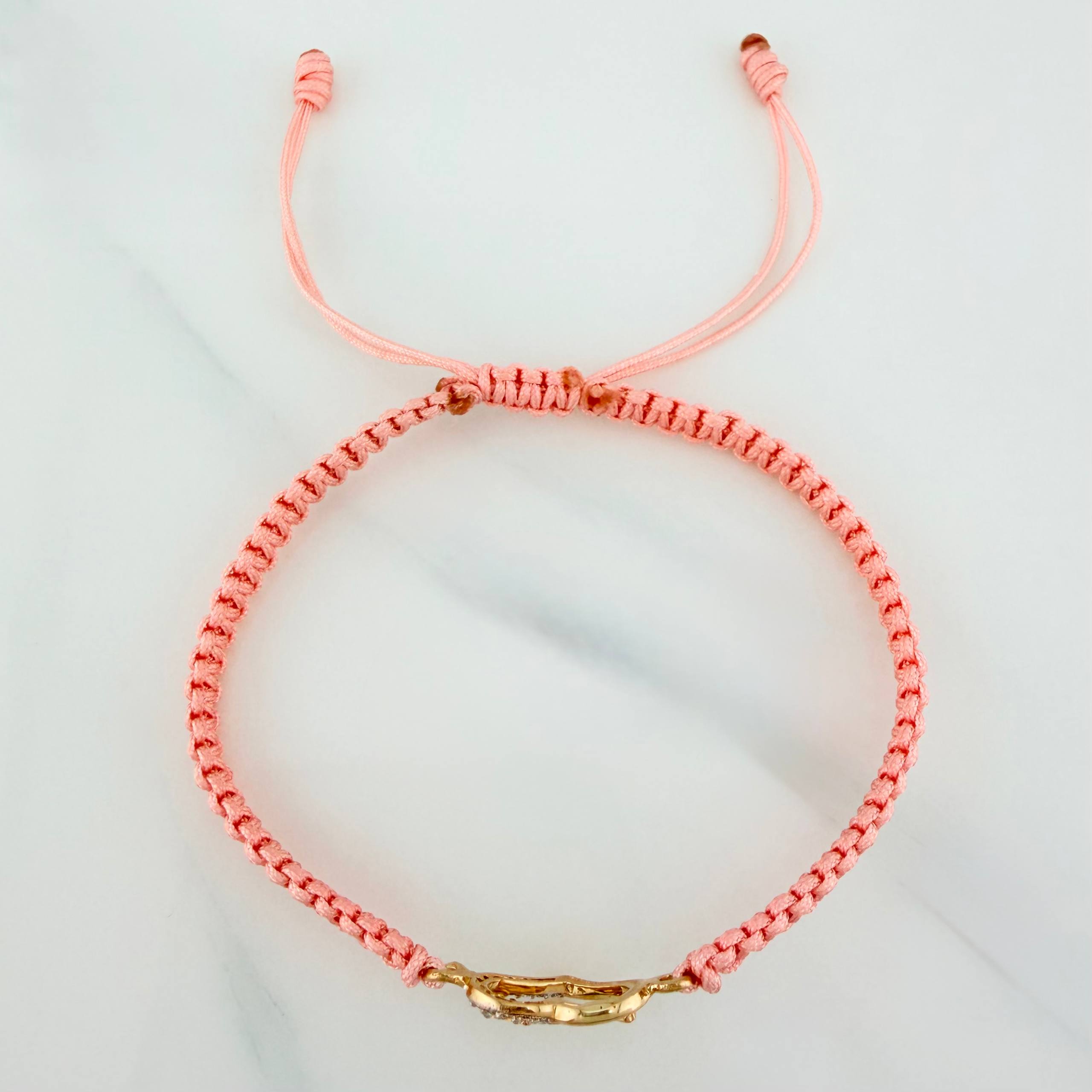 Pulsera Tejida Rosada Corazón Mamá Dos Oros Amarillo Blanco 18K