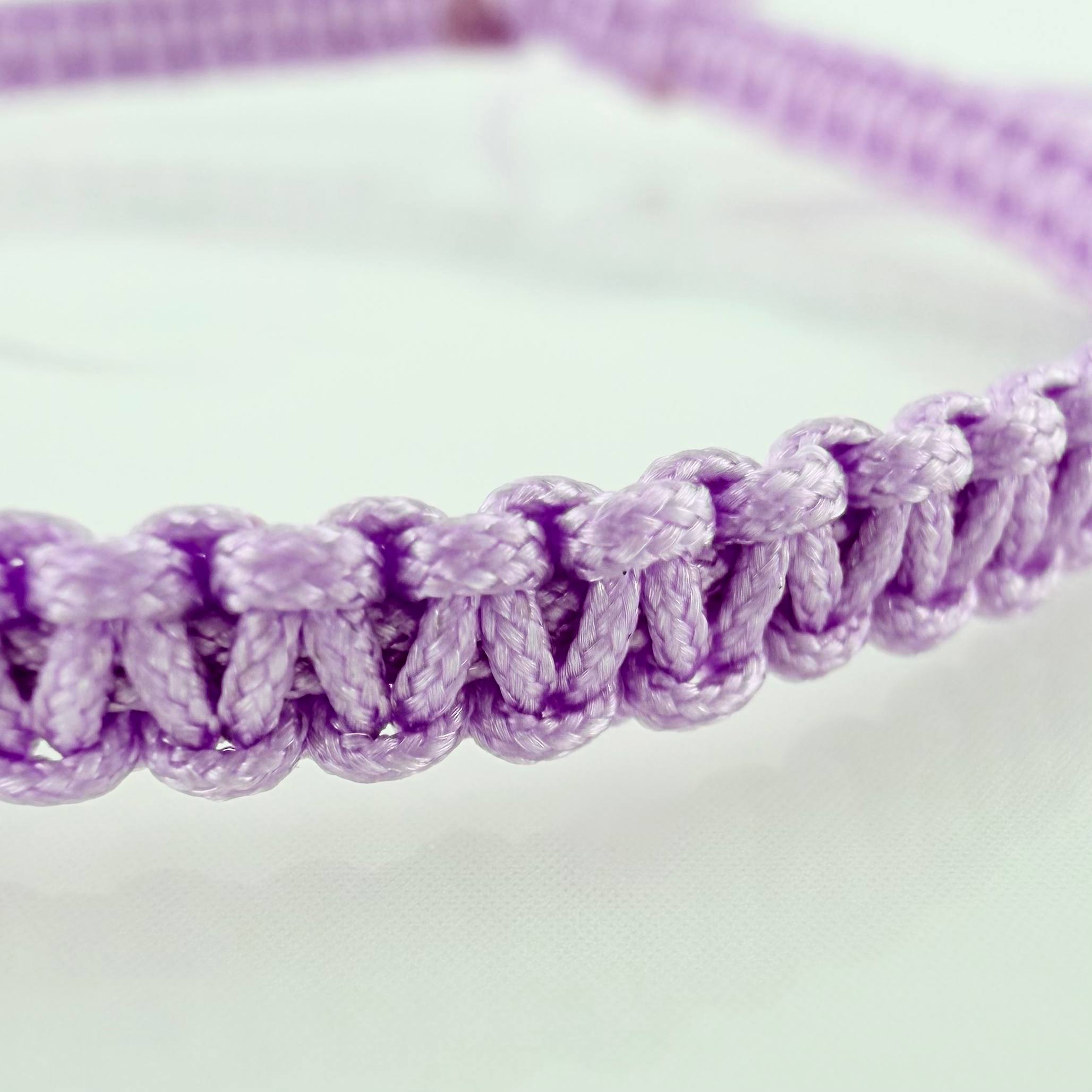 Pulsera Tejida Morada Mamá Dos Oros Amarillo Blanco 18K