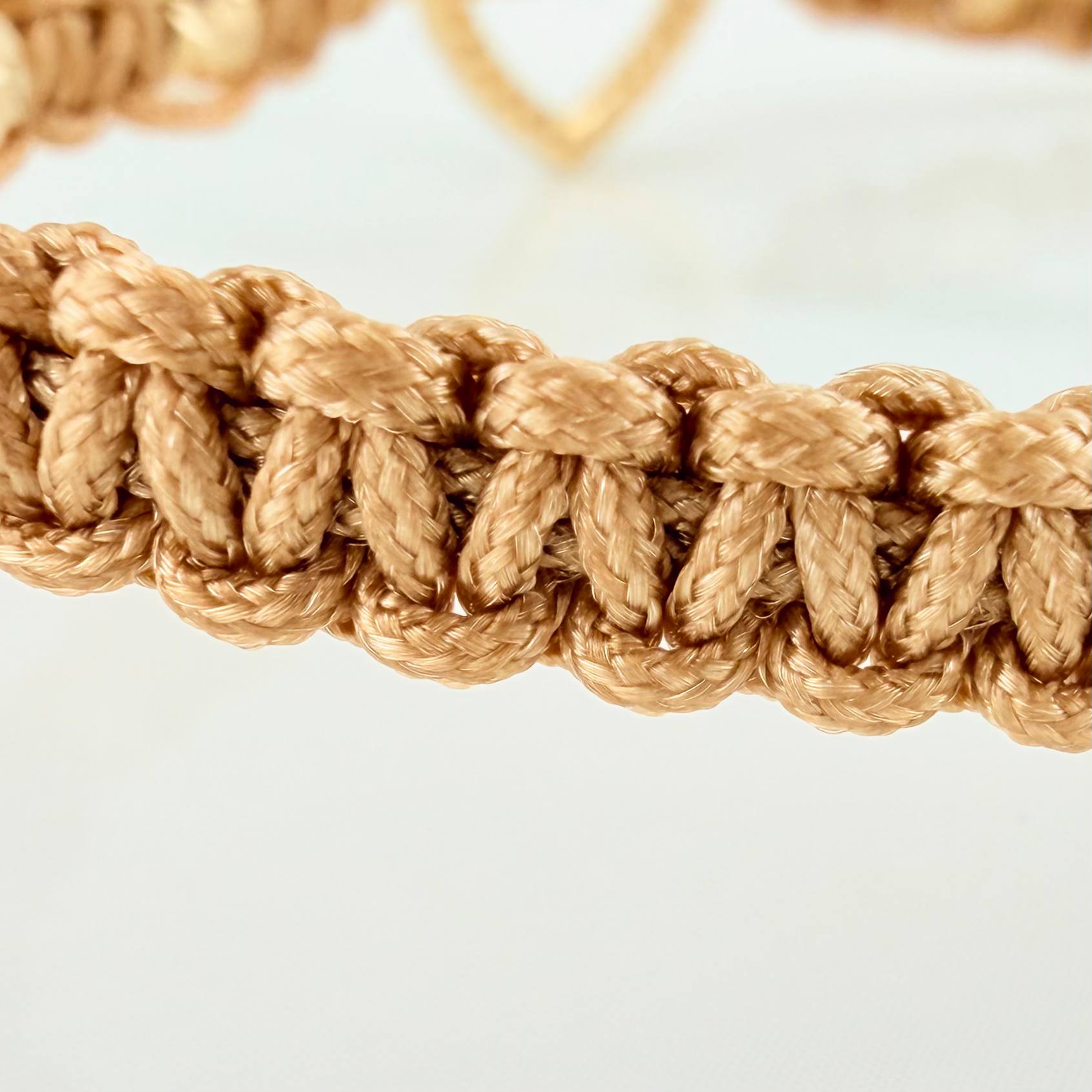 Pulsera Tejida Caqui Corazón Mamá 4Mm 8 Und Dos Oros Amarillo Blanco 18K