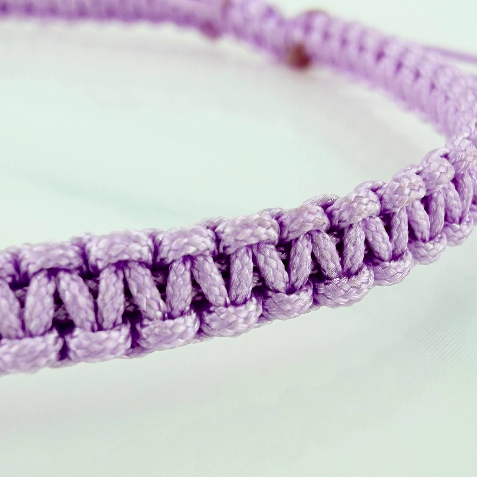 Pulsera Tejida Morada Mamá Oro Amarillo 18K