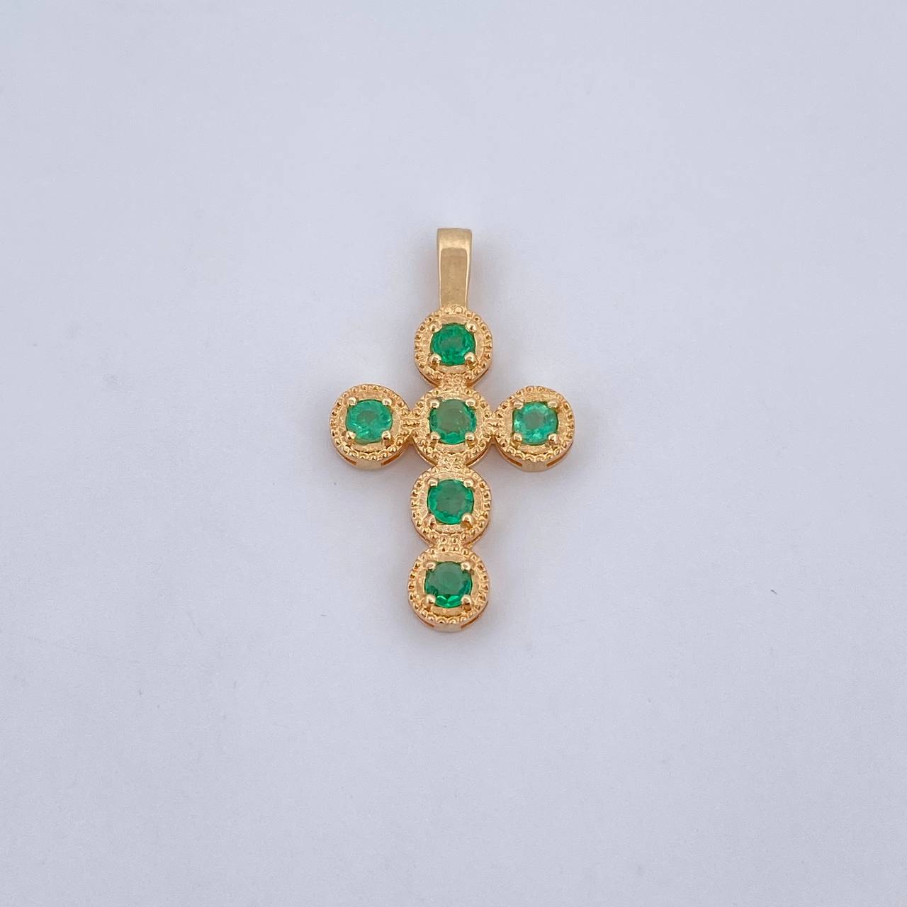 Dije Cruz Tupida 2.45gr / 2.4cm / Esmeraldas 80 Pts Oro Amarillo 18K (Joya) &