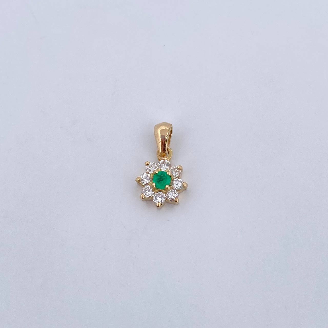 Pendant Flower 0.8gr / 1.3cm / Emerald 8 Pts Diamonds 12 Pts 18K Yellow Gold (Jewel) &