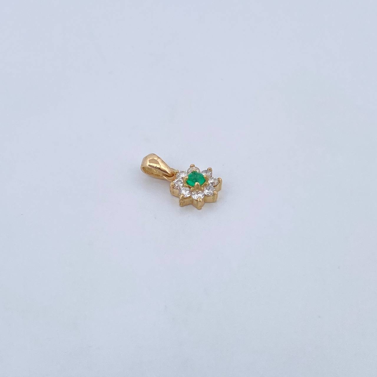 Pendant Flower 0.8gr / 1.3cm / Emerald 8 Pts Diamonds 12 Pts 18K Yellow Gold (Jewel) &