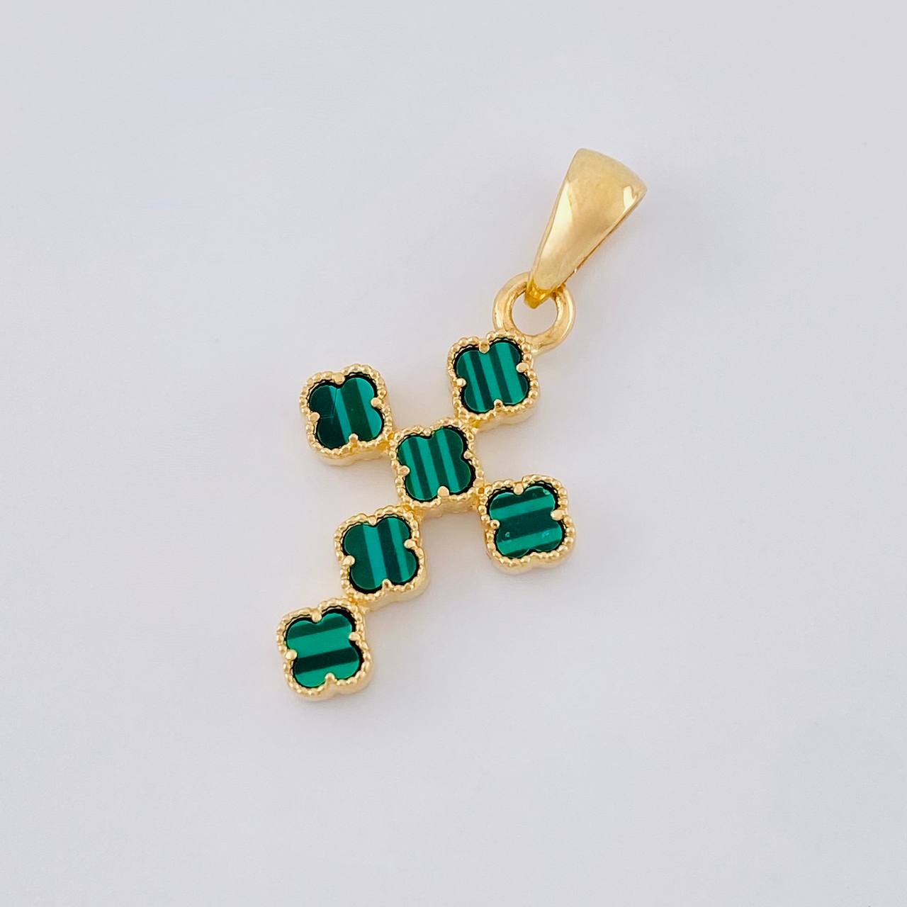 Dije Cruz Trebol 3.15 g / 1 1/4 in Oro Amarillo 18K