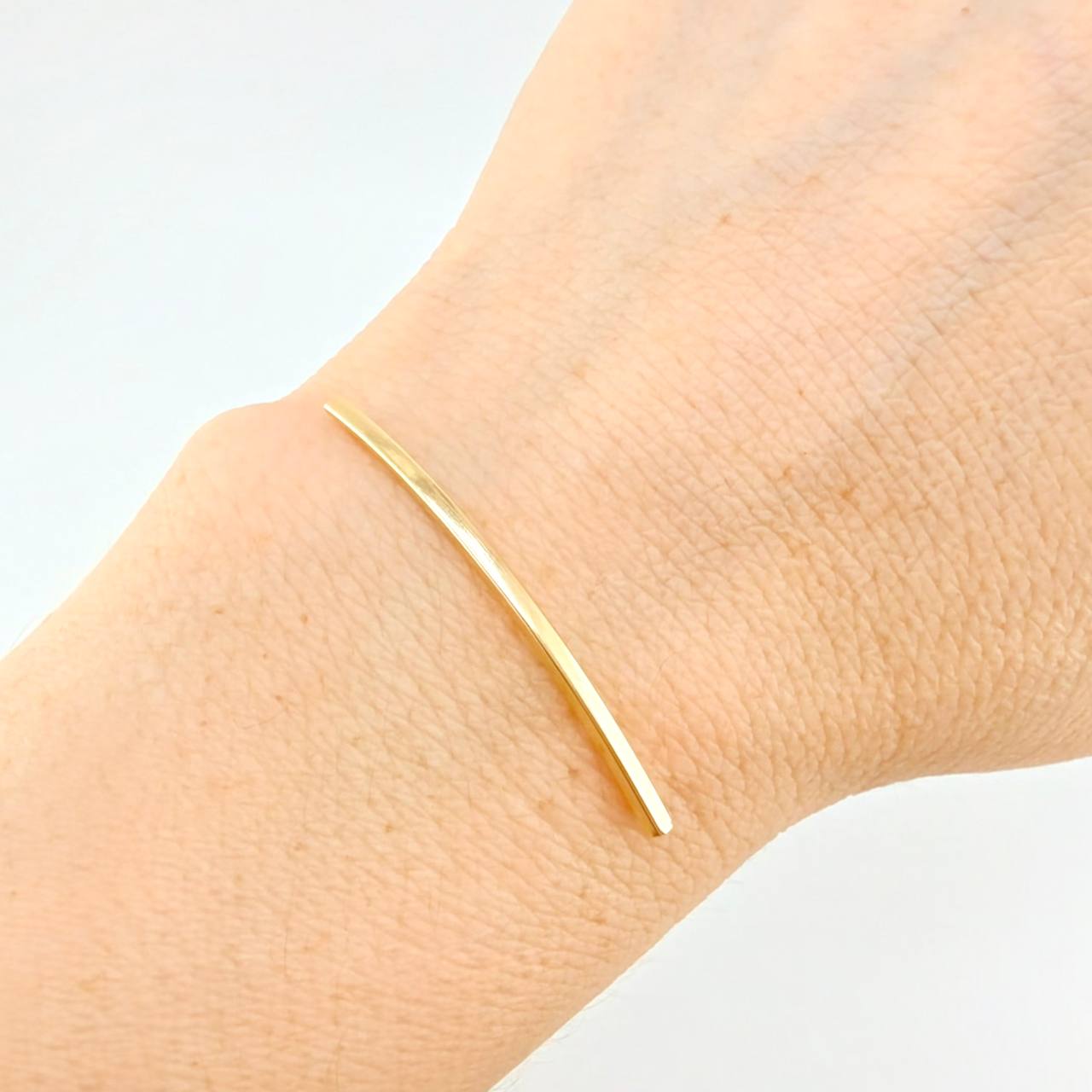 Charm Cylinder 0.35 g / 1 1/2 in 18K Yellow Gold