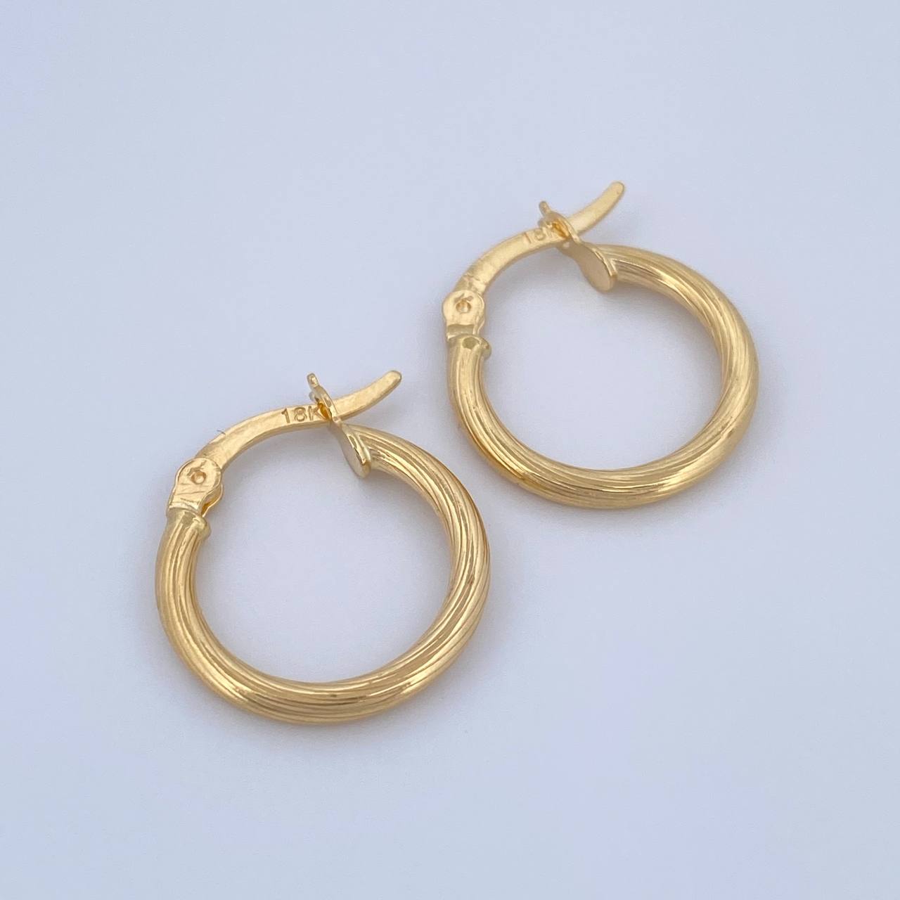 Candongas Juli 1.55gr / 2cm / Rayadas Oro Amarillo 18K &