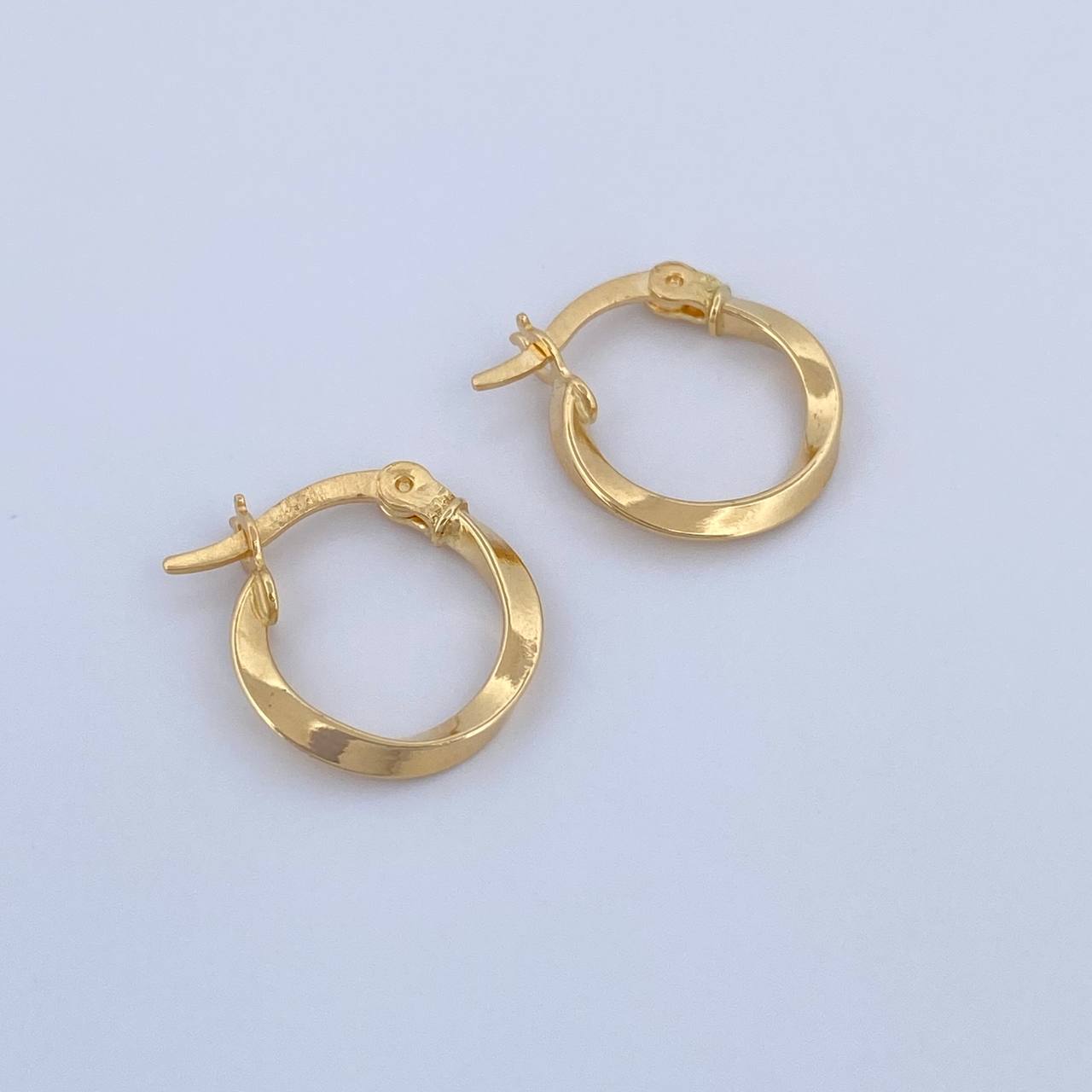 Candongas Kari 1gr / 1.5cm / Entorchadas Oro Amarillo 18K &
