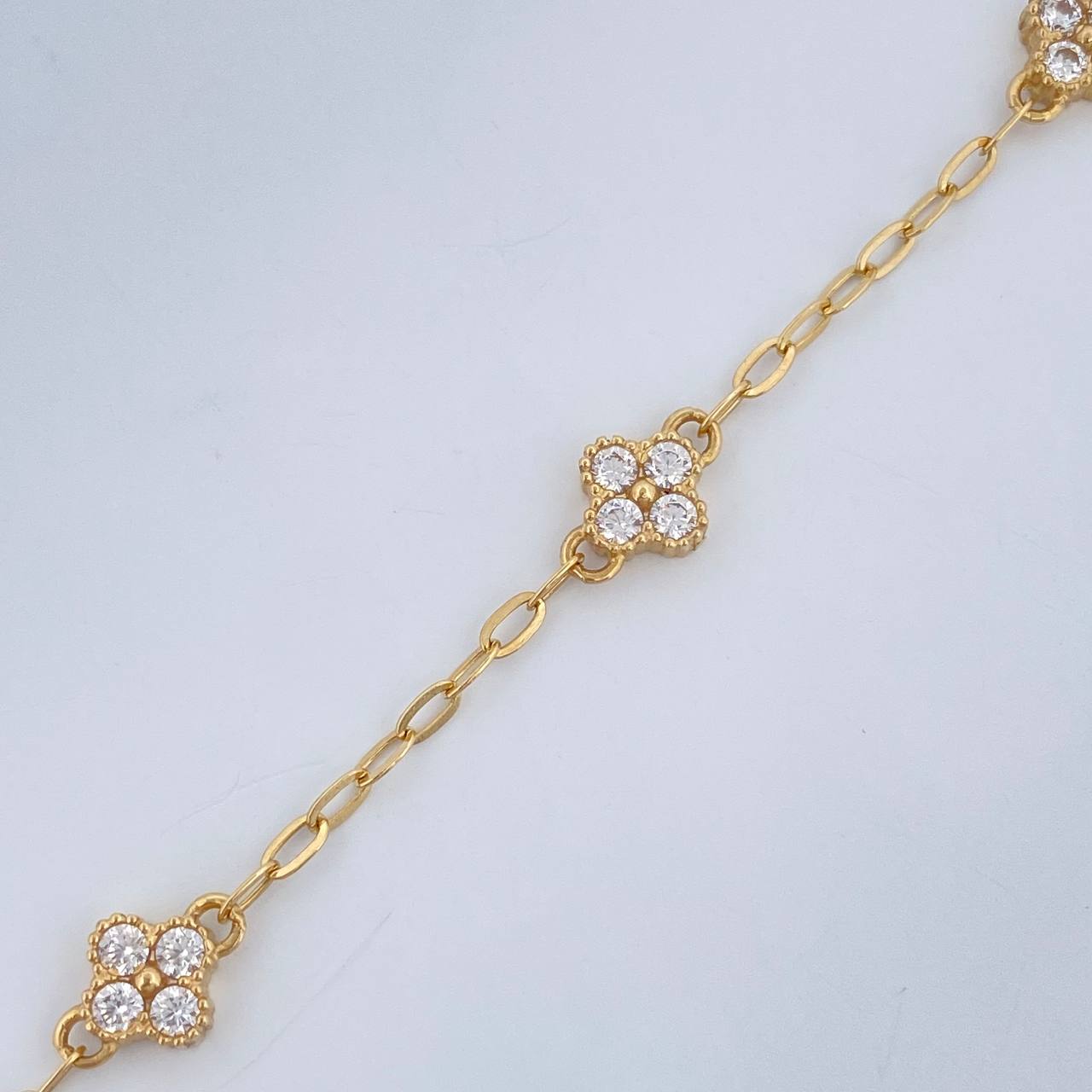 Paperclip Bracelet Clover 3gr / 7.5in / 18K Gold $