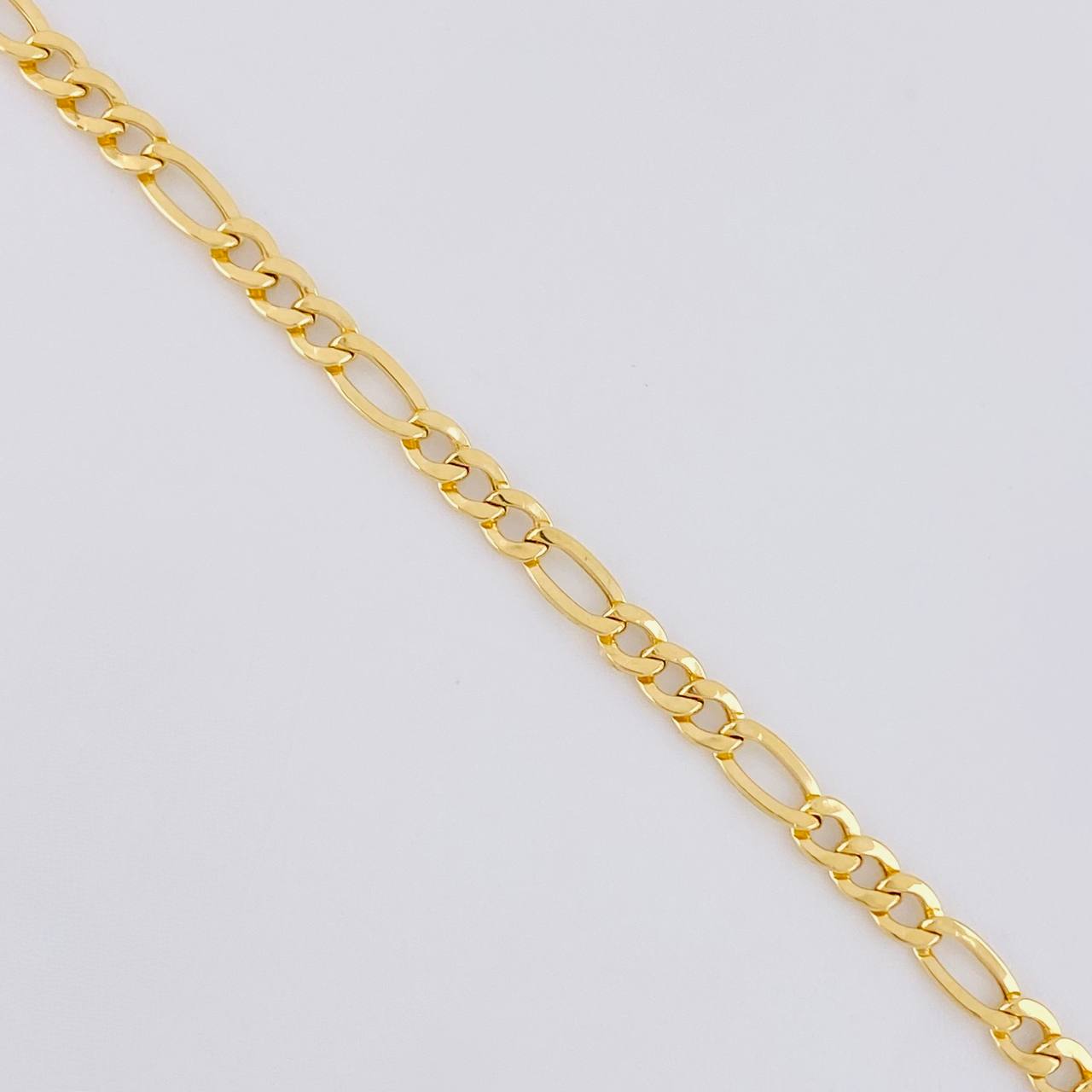 Cadena Figaro 7.8g / 24 in / 4.3mm Oro Amarillo 18K