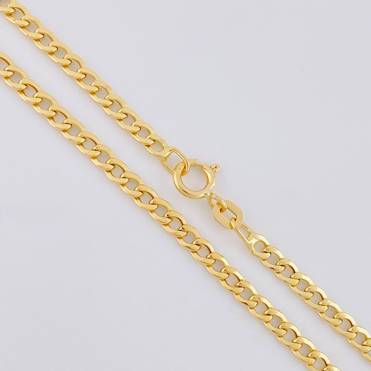 Cadena Cubana 2.15g / 18 in / 2.4mm Oro Amarillo 18K