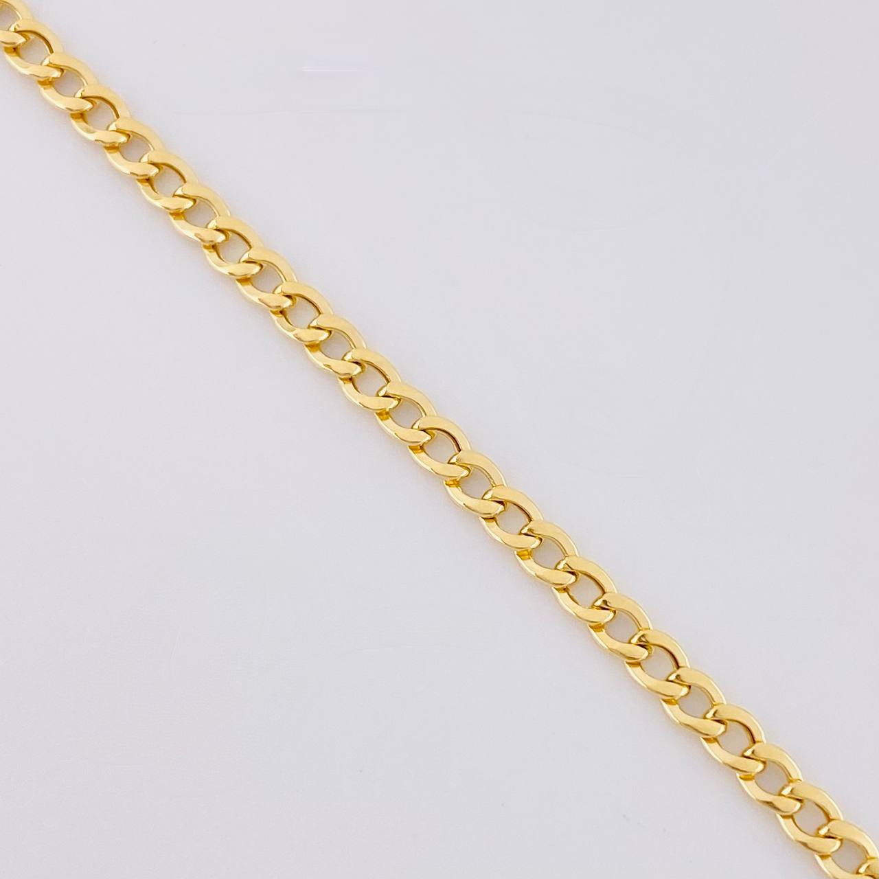 Cadena Cubana 2.15g / 18 in / 2.4mm Oro Amarillo 18K