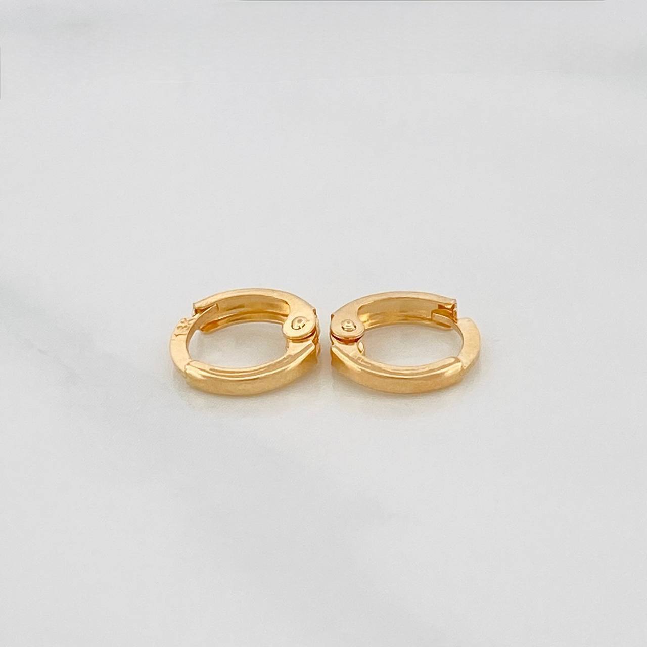 Candongas Carril Lisas 0.6g / 1/4 in Oro Amarillo 18K