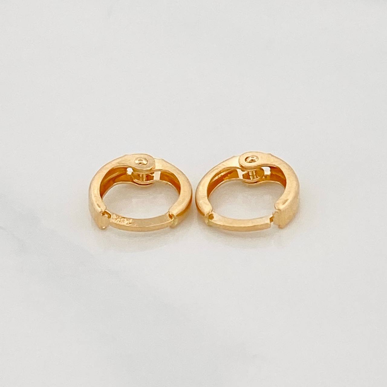 Candongas Carril Lisas 0.6g / 1/4 in Oro Amarillo 18K