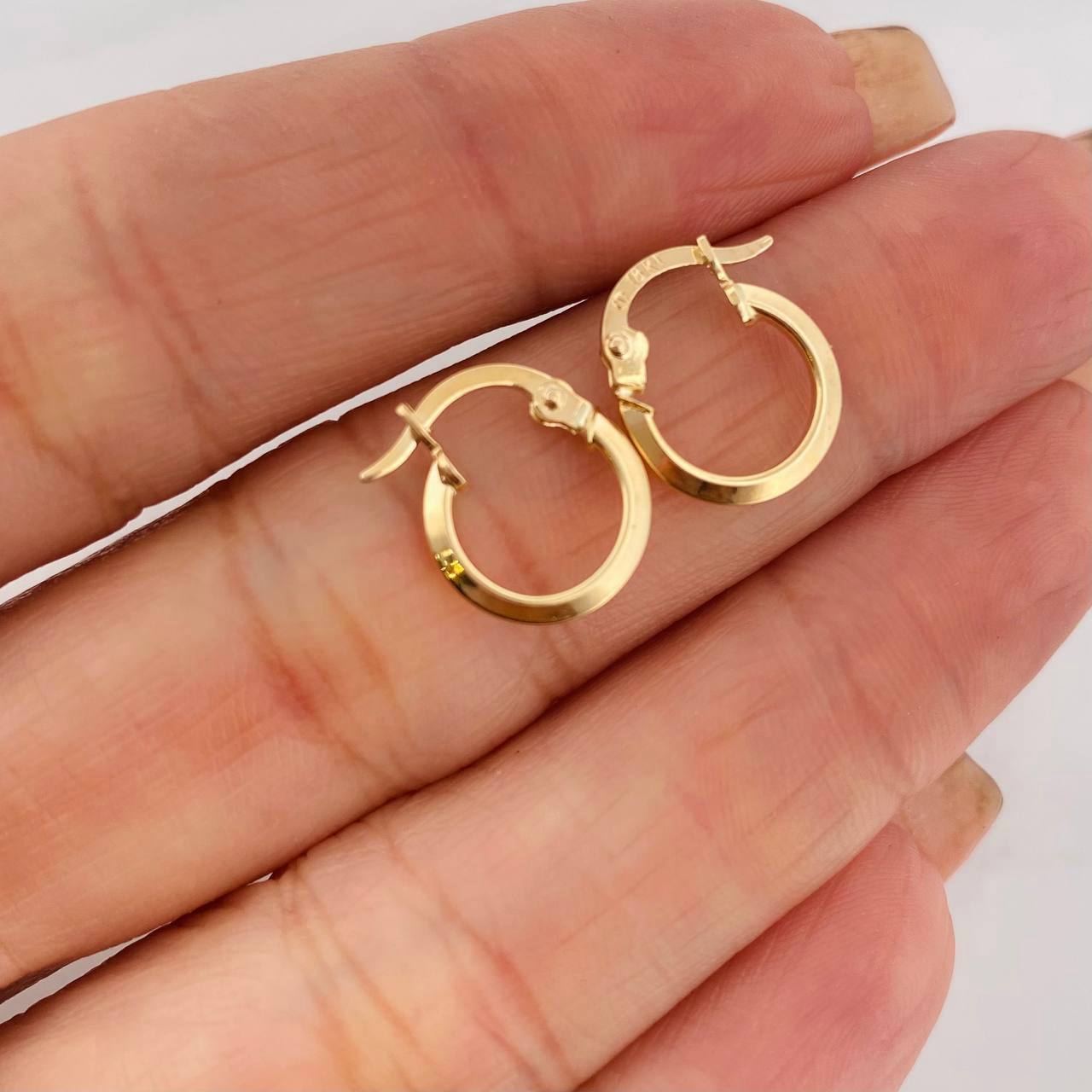 Candongas Clau 0.8g / 1/2 in Oro Amarillo 18K