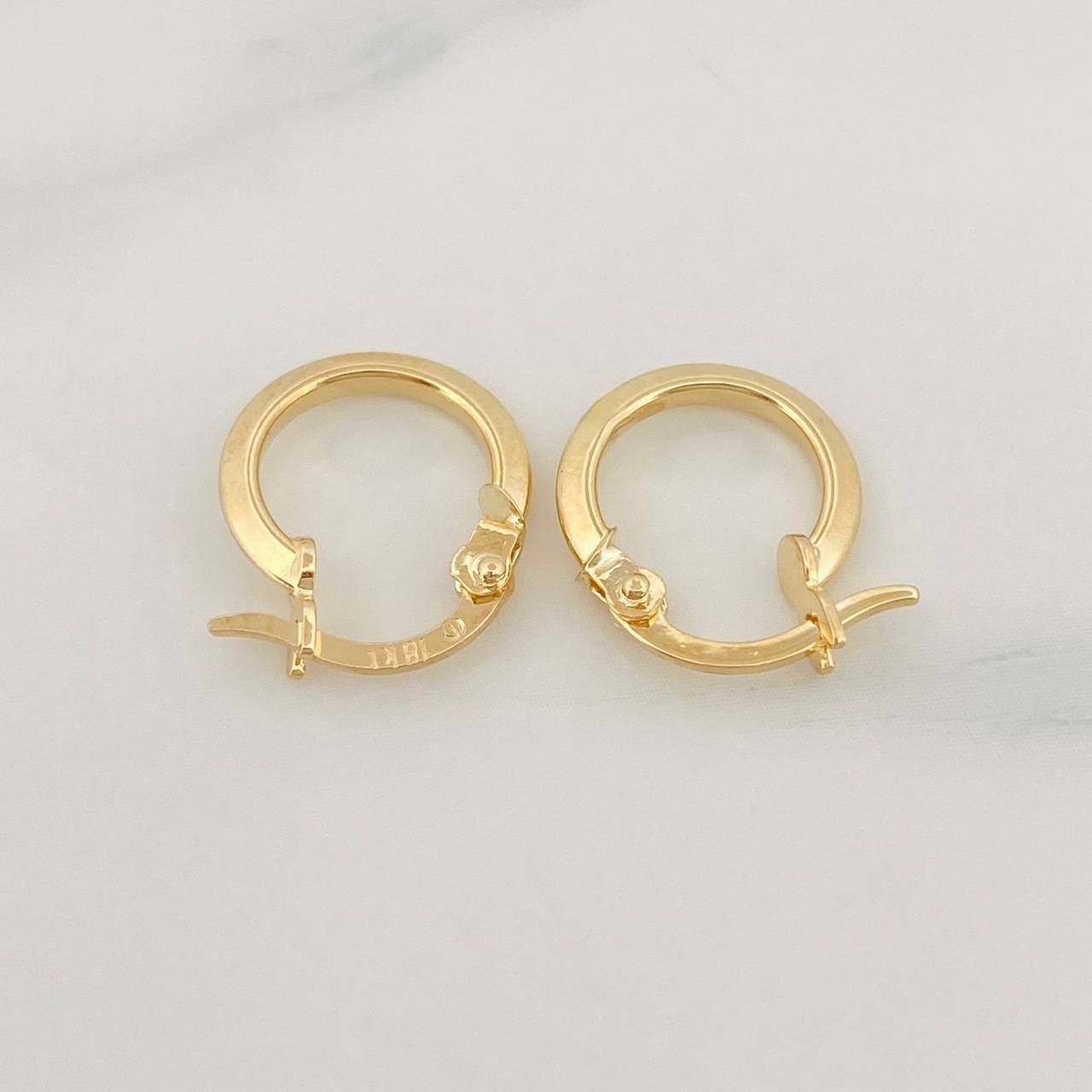 Candongas Clau 0.8g / 1/2 in Oro Amarillo 18K
