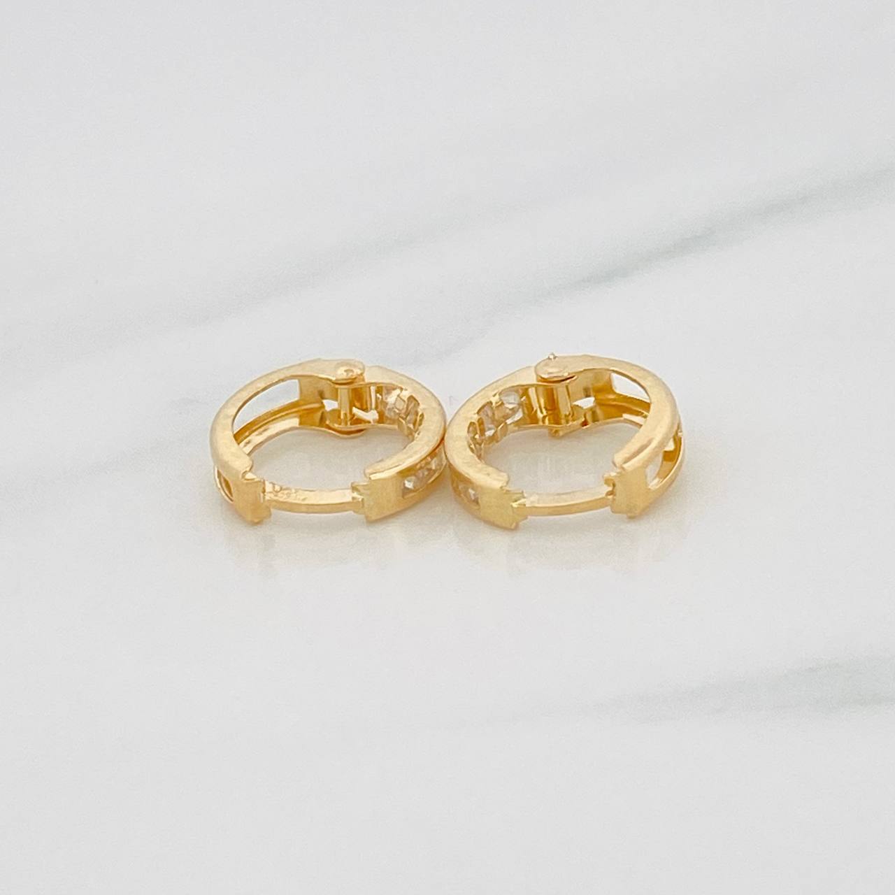 Candongas Carril 1.15g / 1/2 in Oro Amarillo 18K