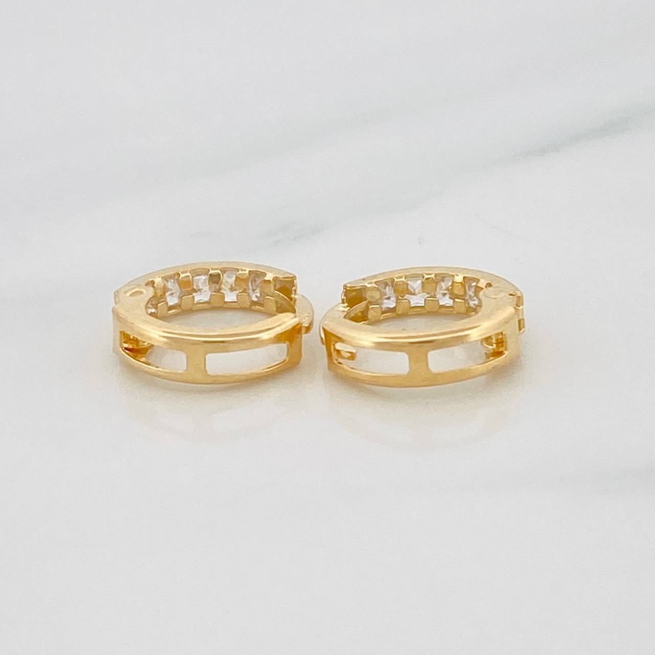 Candongas Carril 1.15g / 1/2 in Oro Amarillo 18K
