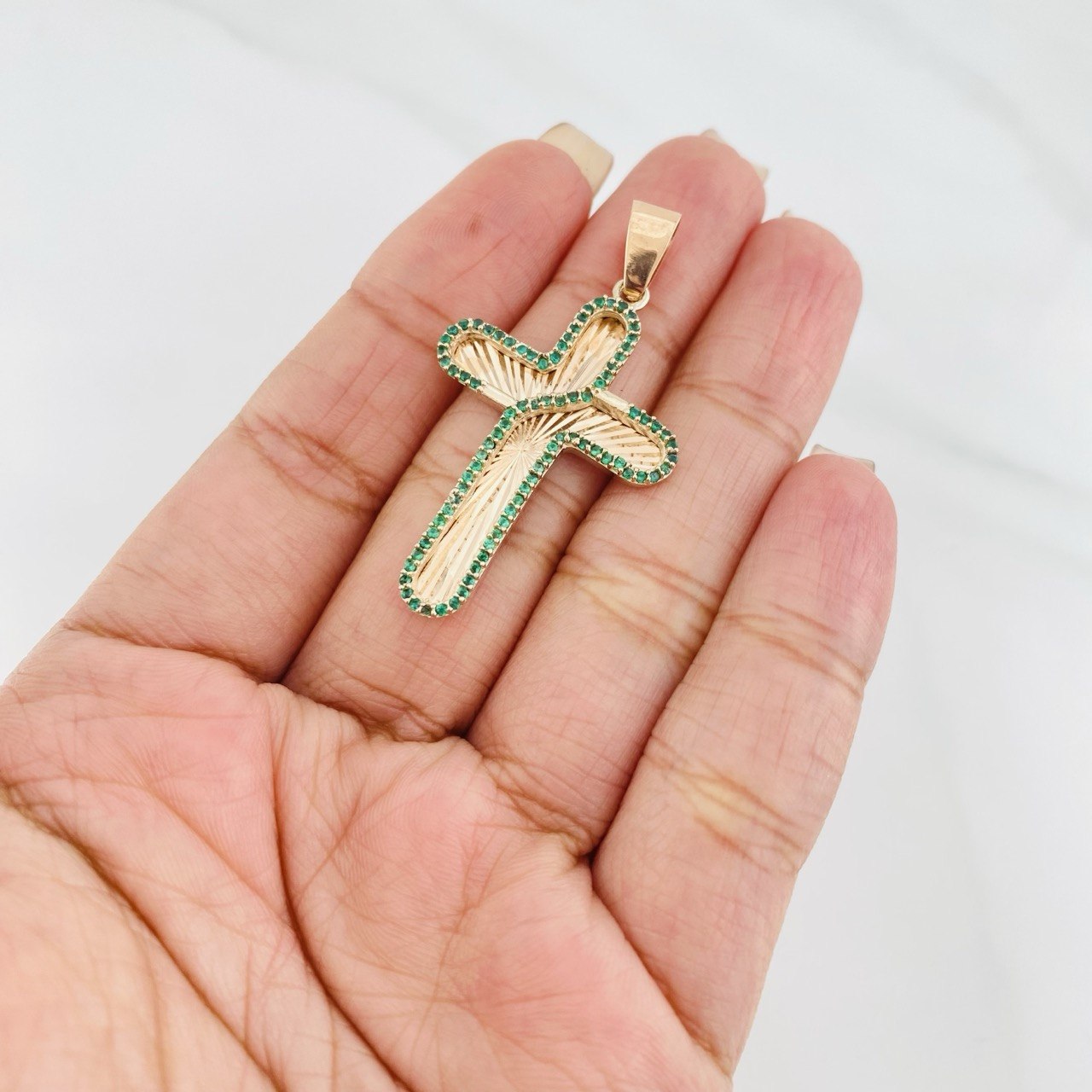 Dije Cruz 4.75g / 1 3/4 in Oro Rosa 18K