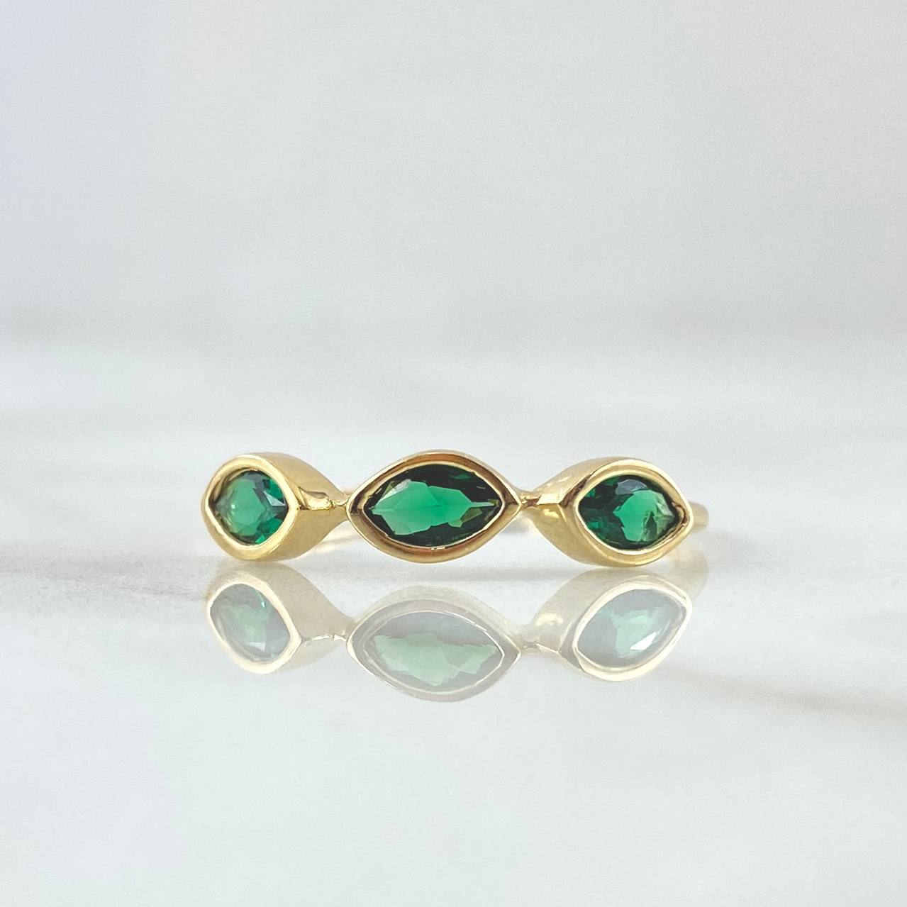 Trinity Eyes Ring 1.4gr / T6 3/4 / Green Zircons 18K Yellow Gold ©