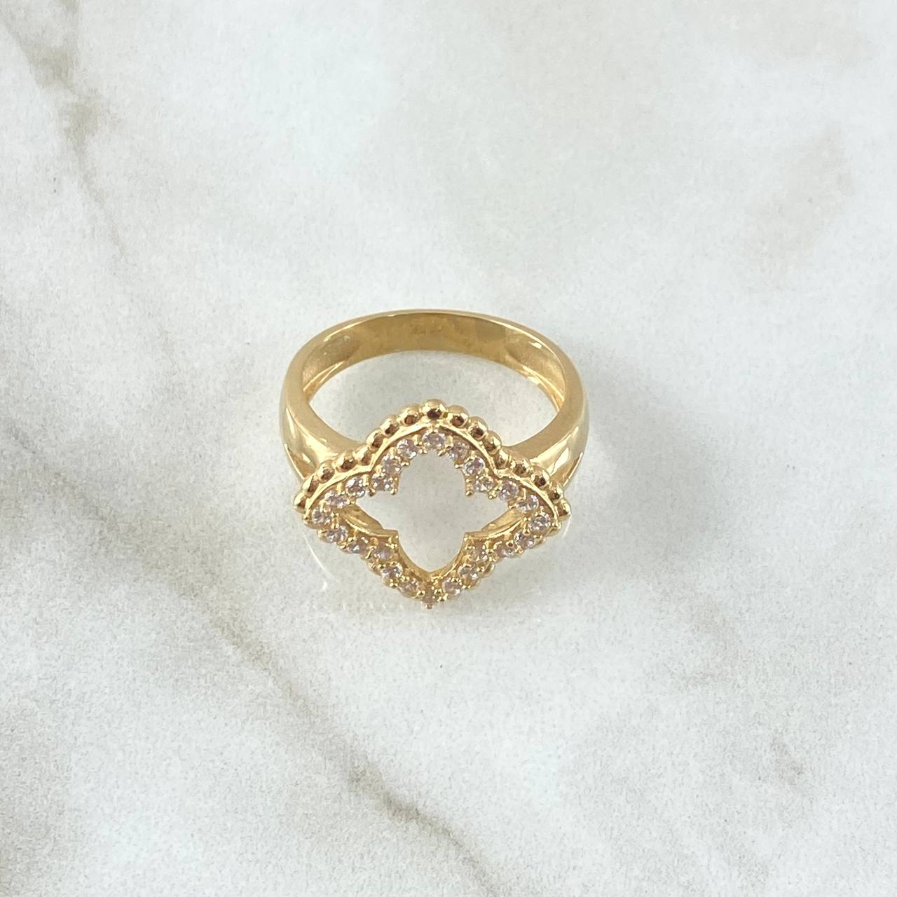 Four-Petal Pointed Flower Ring 5.5gr / Size 6 3/4 / White Zircons 18K Yellow Gold