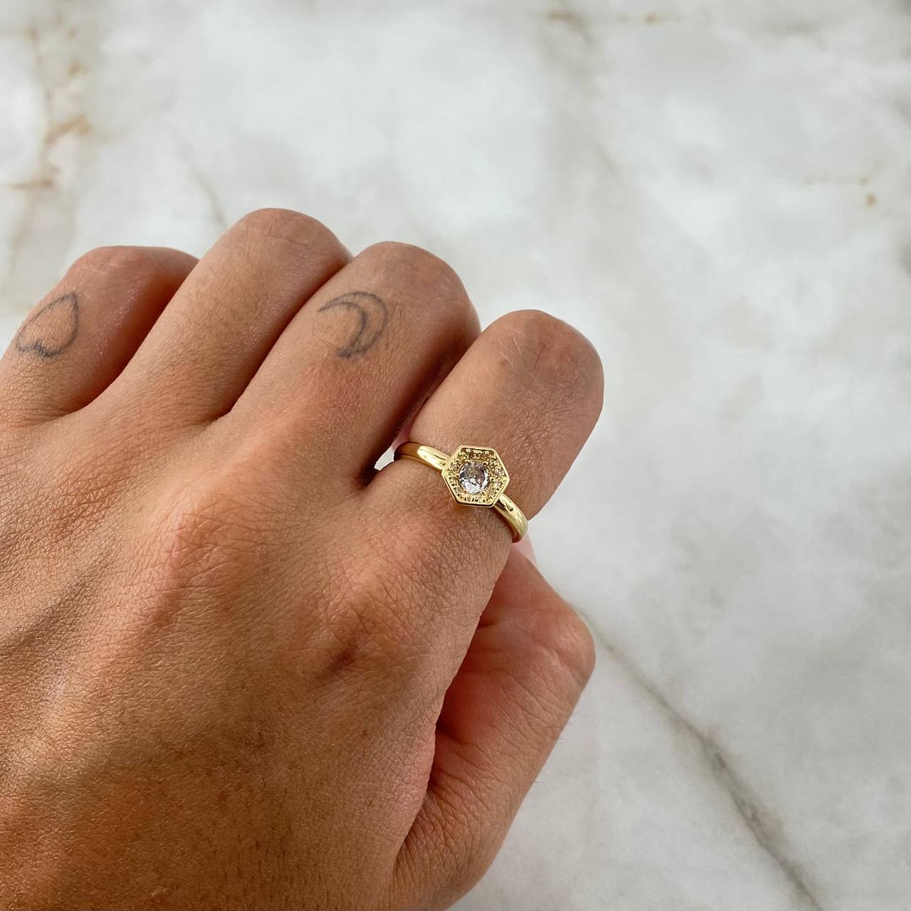 Hexagonal Halo Solitaire Ring 2gr / Size 6 3/4 / White Zircons 18K Yellow Gold