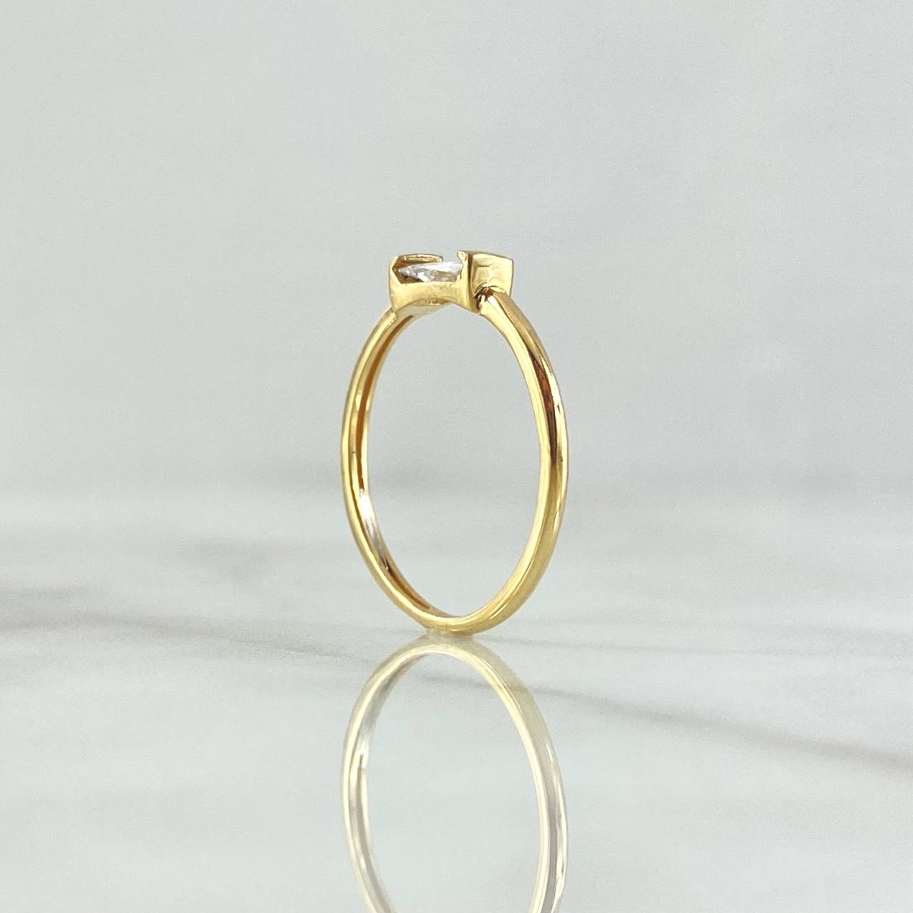 Solitaire Ring Central Rectangle 1.3gr / Size 5 3/4 / White Zircon Yellow Gold 18K