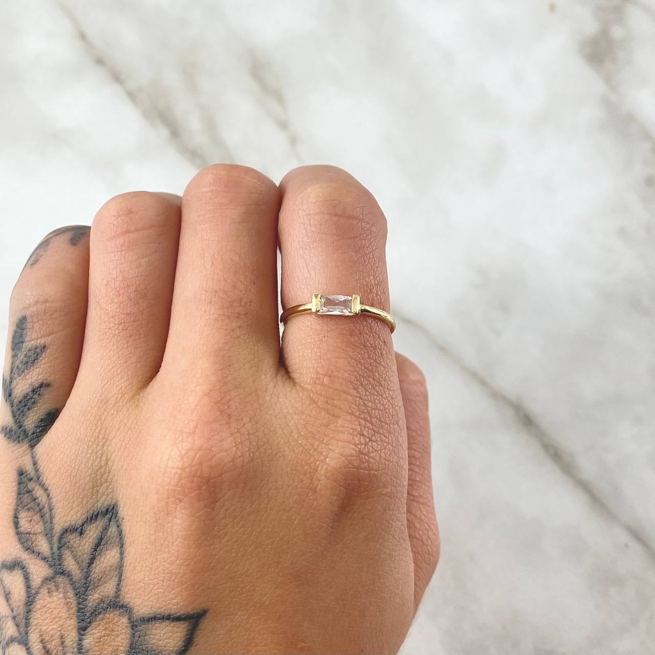 Solitaire Ring Central Rectangle 1.3gr / Size 5 3/4 / White Zircon Yellow Gold 18K