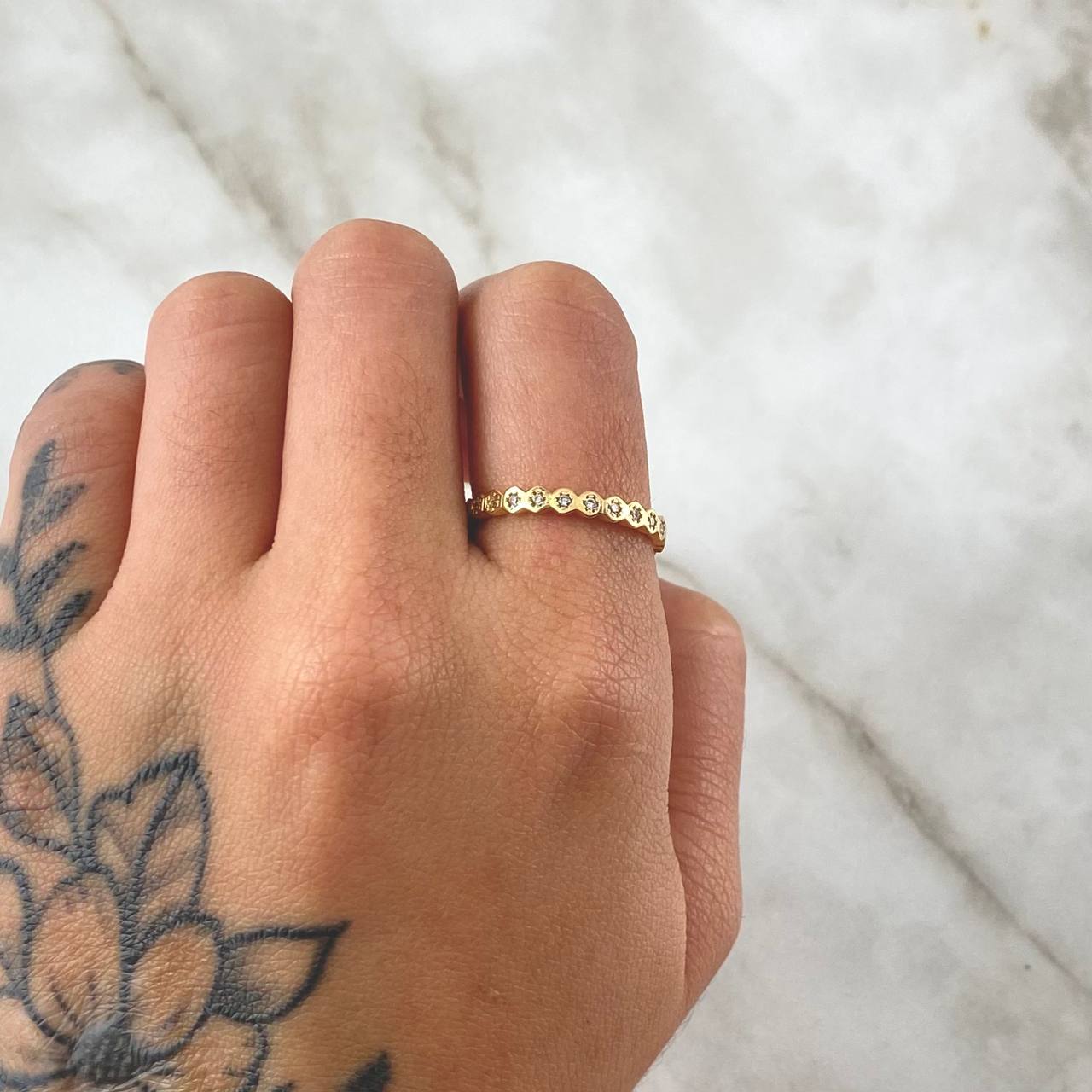 Partial Multi-Eye Ring 1.7gr / Size 7 / White Zircons 18K Yellow Gold