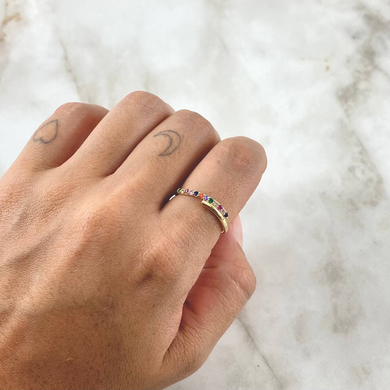 Wavy Lines Ring 2gr / T7 1/4 / Multicolor Zircons 18K Yellow Gold