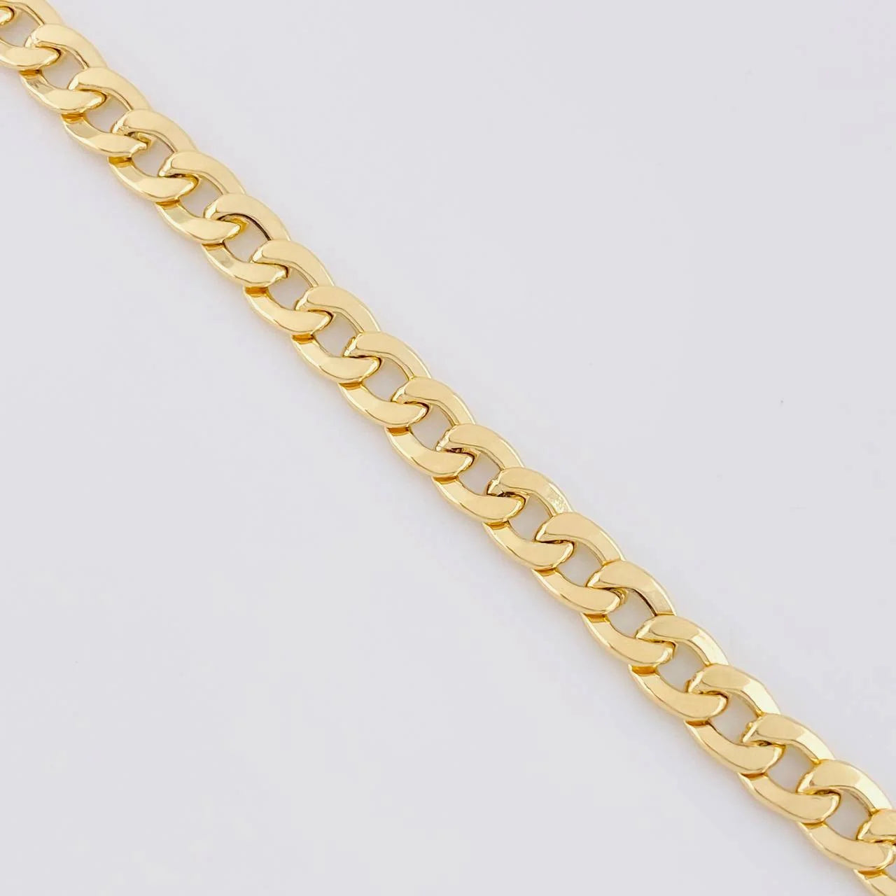 Cuban Links Bracelet 4.95g / 8 1/4 in / 6.7mm Yellow Gold 18K