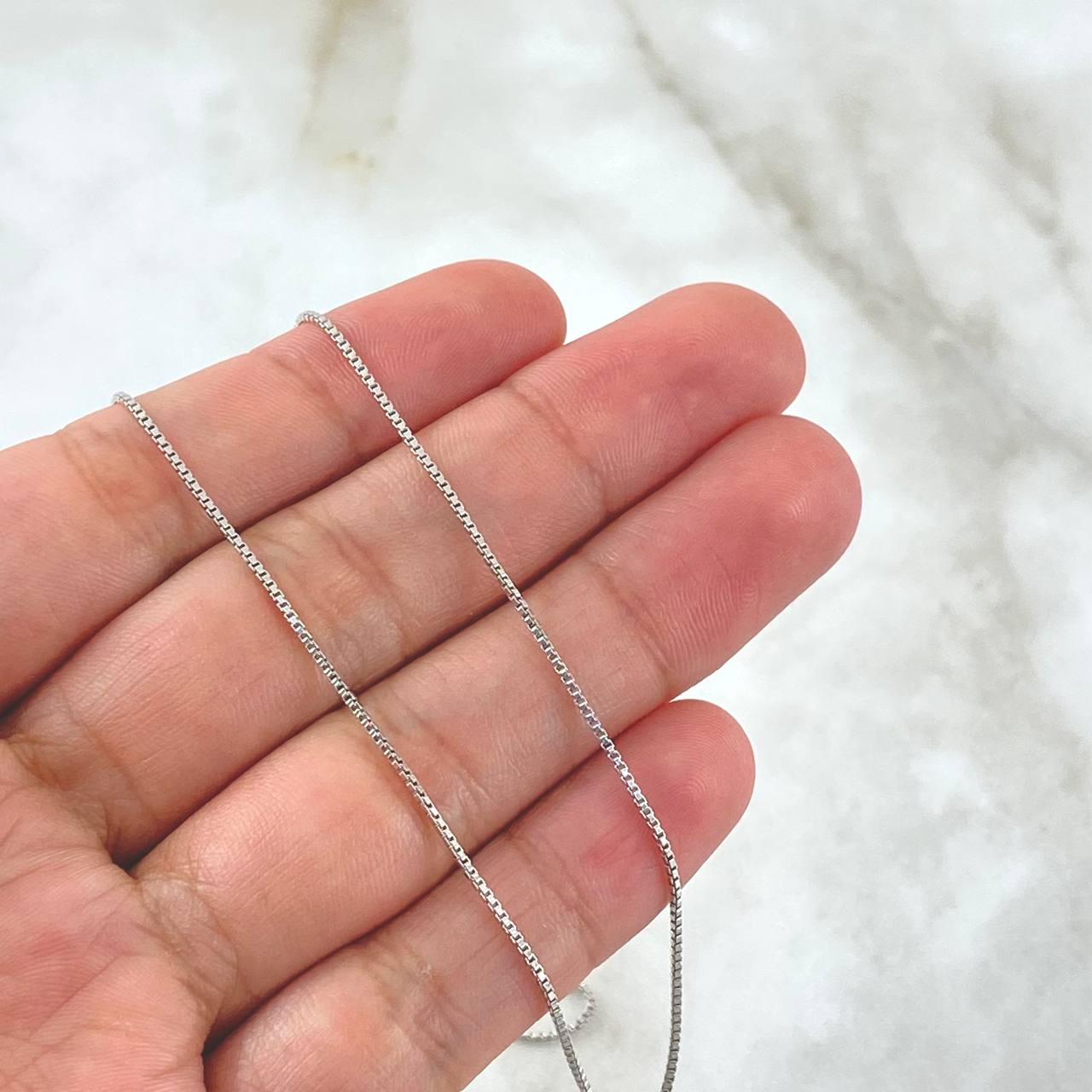 Cadena Veneciana 2gr / 23 1/2 in / 0.8mm Oro Blanco +3 18K *