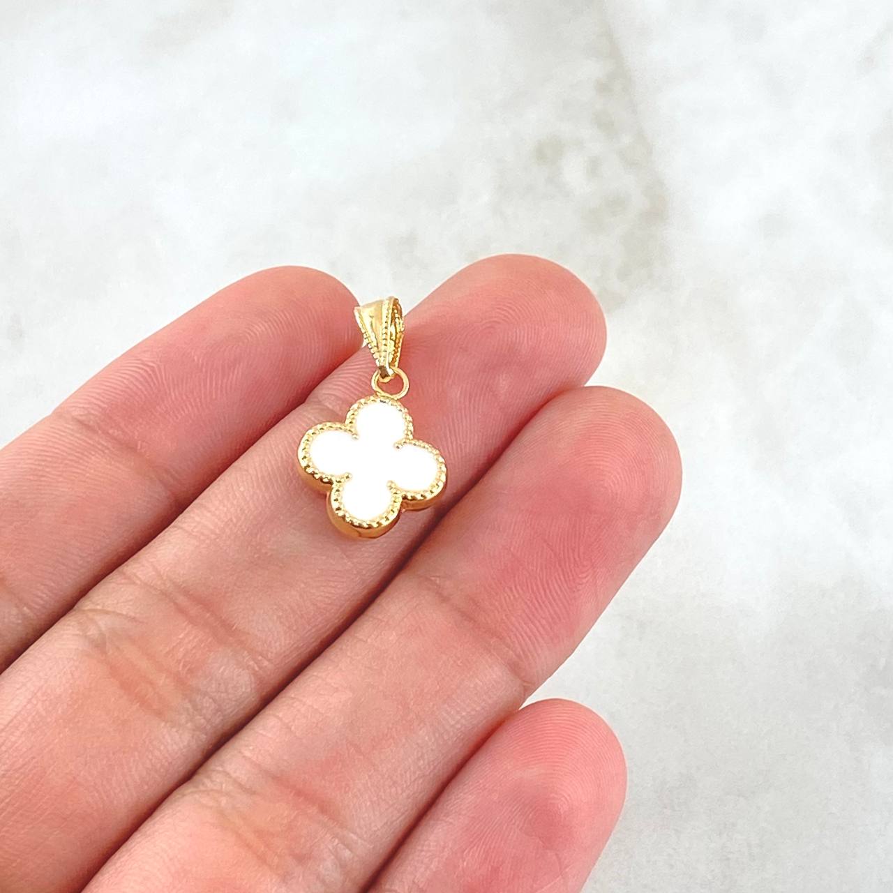 Pendant Trebol VCyA 0.95gr / 2cm / White Pearly Dotted 18K Yellow Gold ©