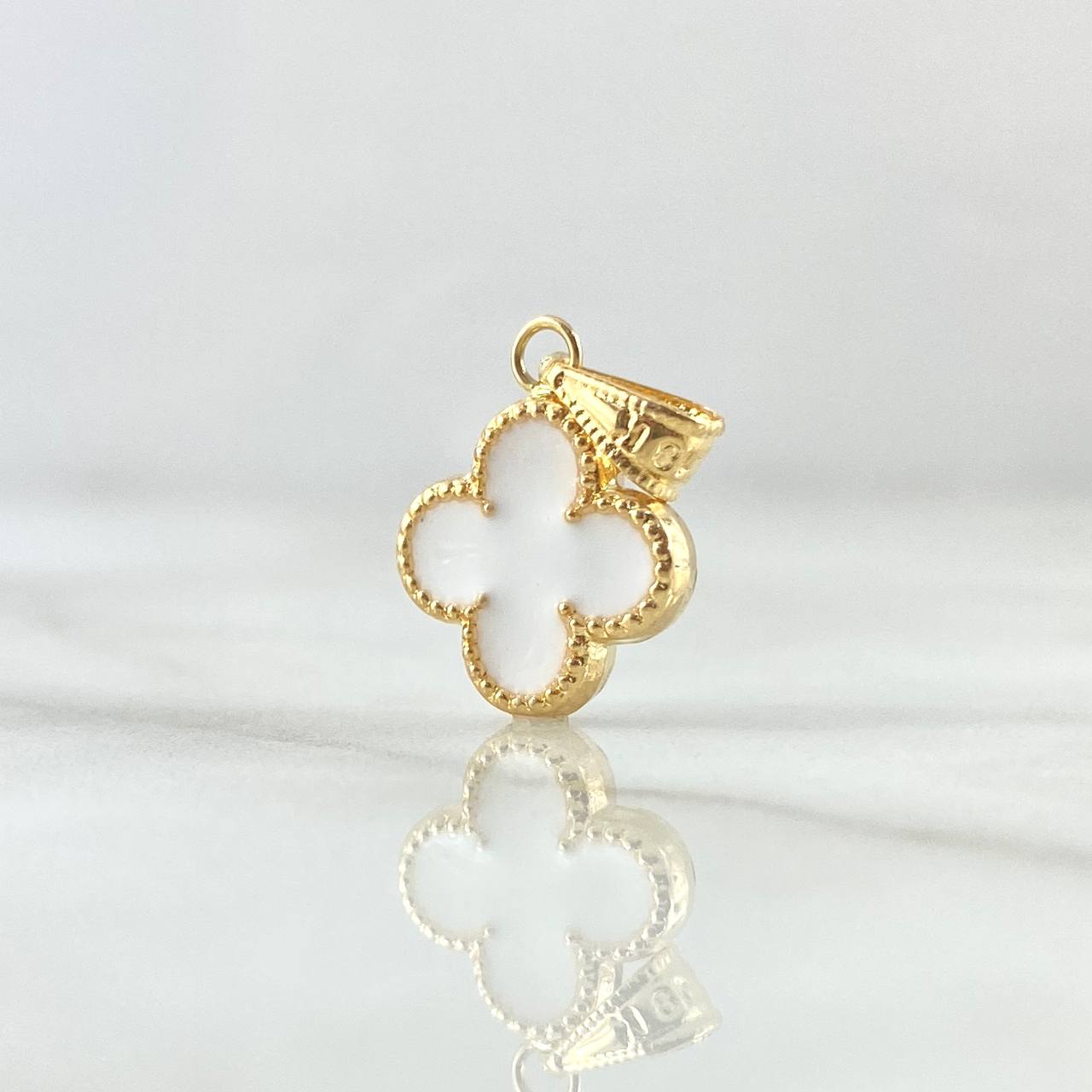 Pendant Trebol VCyA 0.95gr / 2cm / White Pearly Dotted 18K Yellow Gold ©